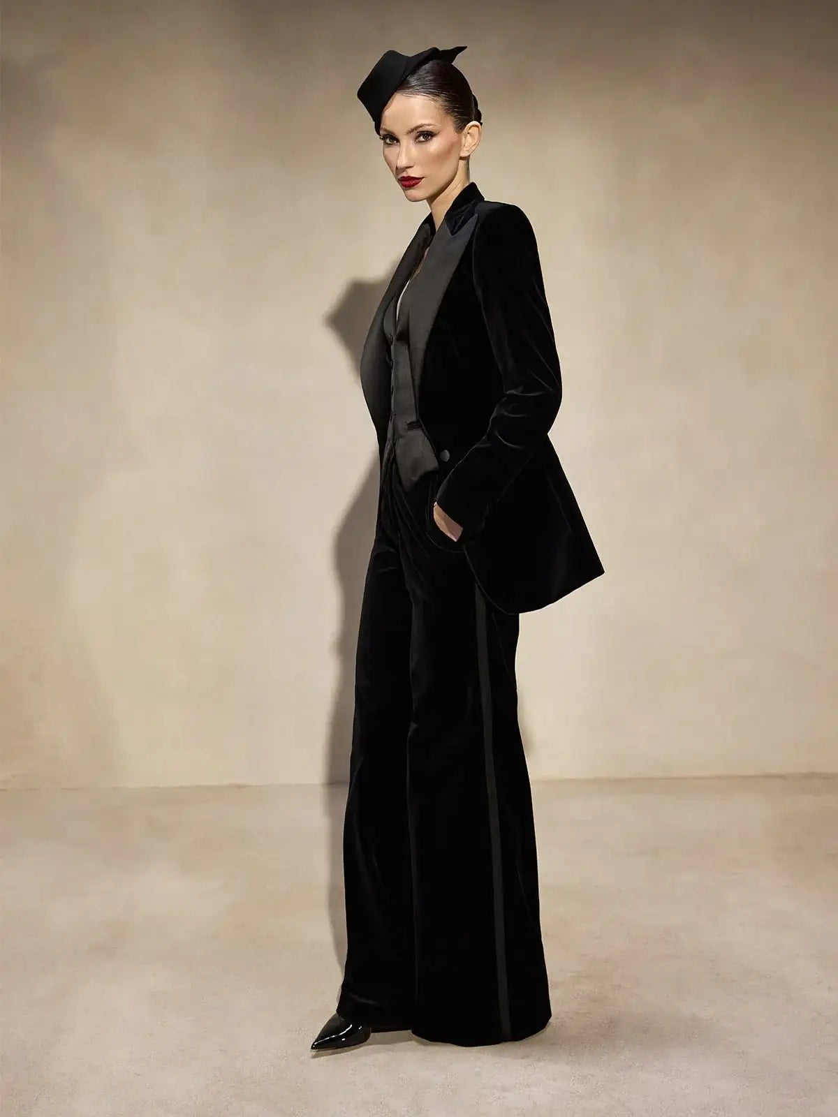 Black 3-piece suit Made to Measure FOR HER