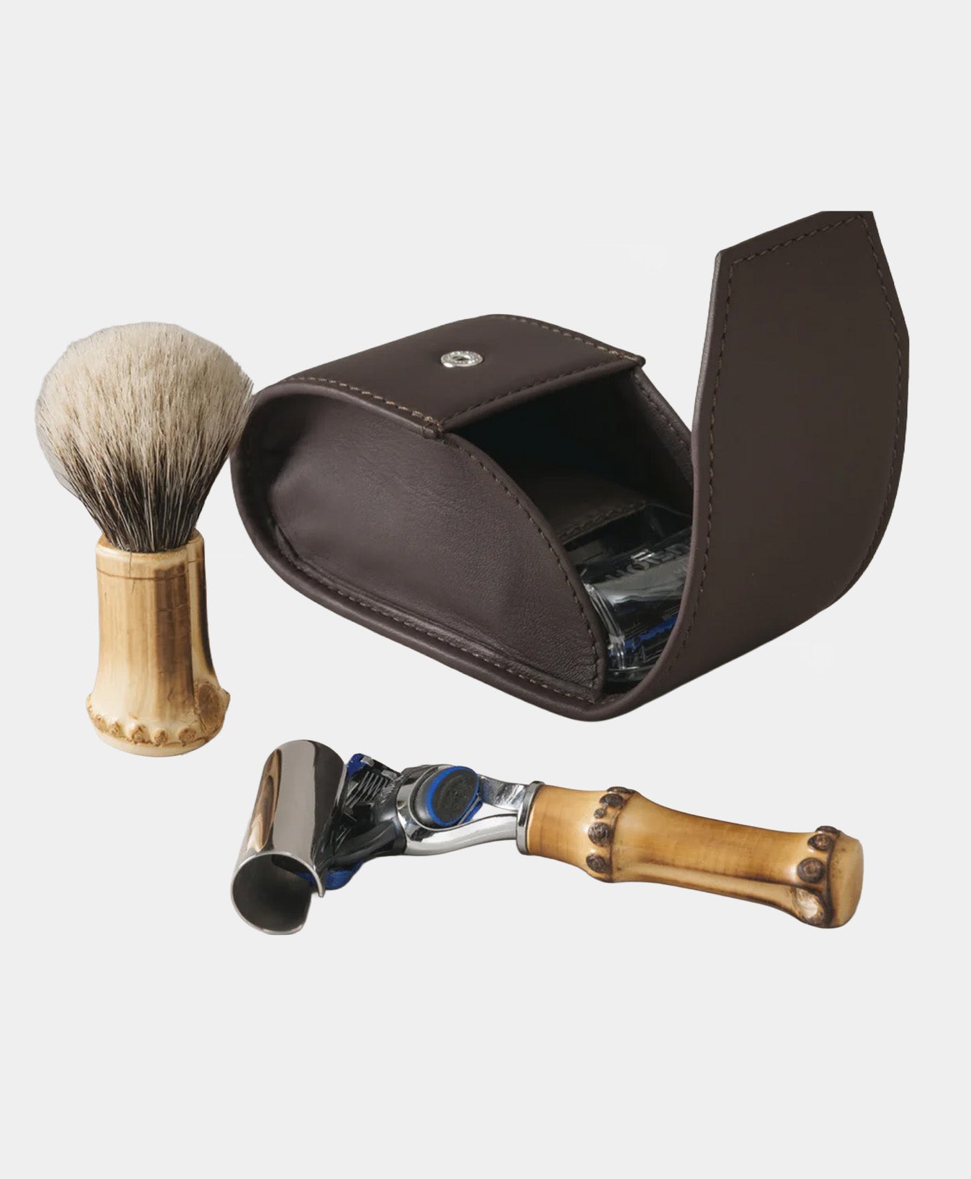 Kit de barbierit travelling din piele si bambus