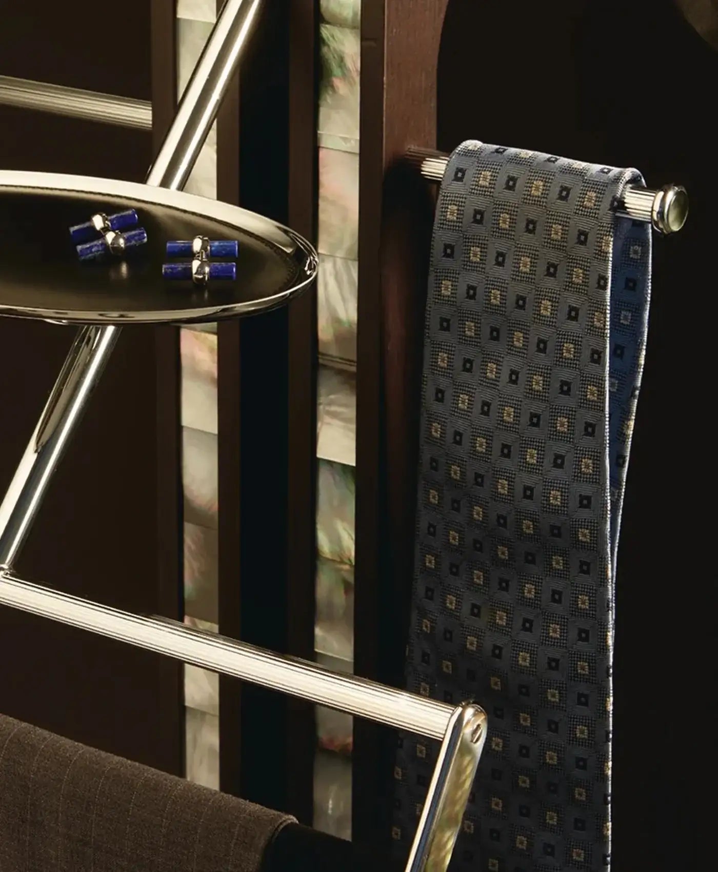 Suport pentru costum, pantofi si accesorii mother of pearl