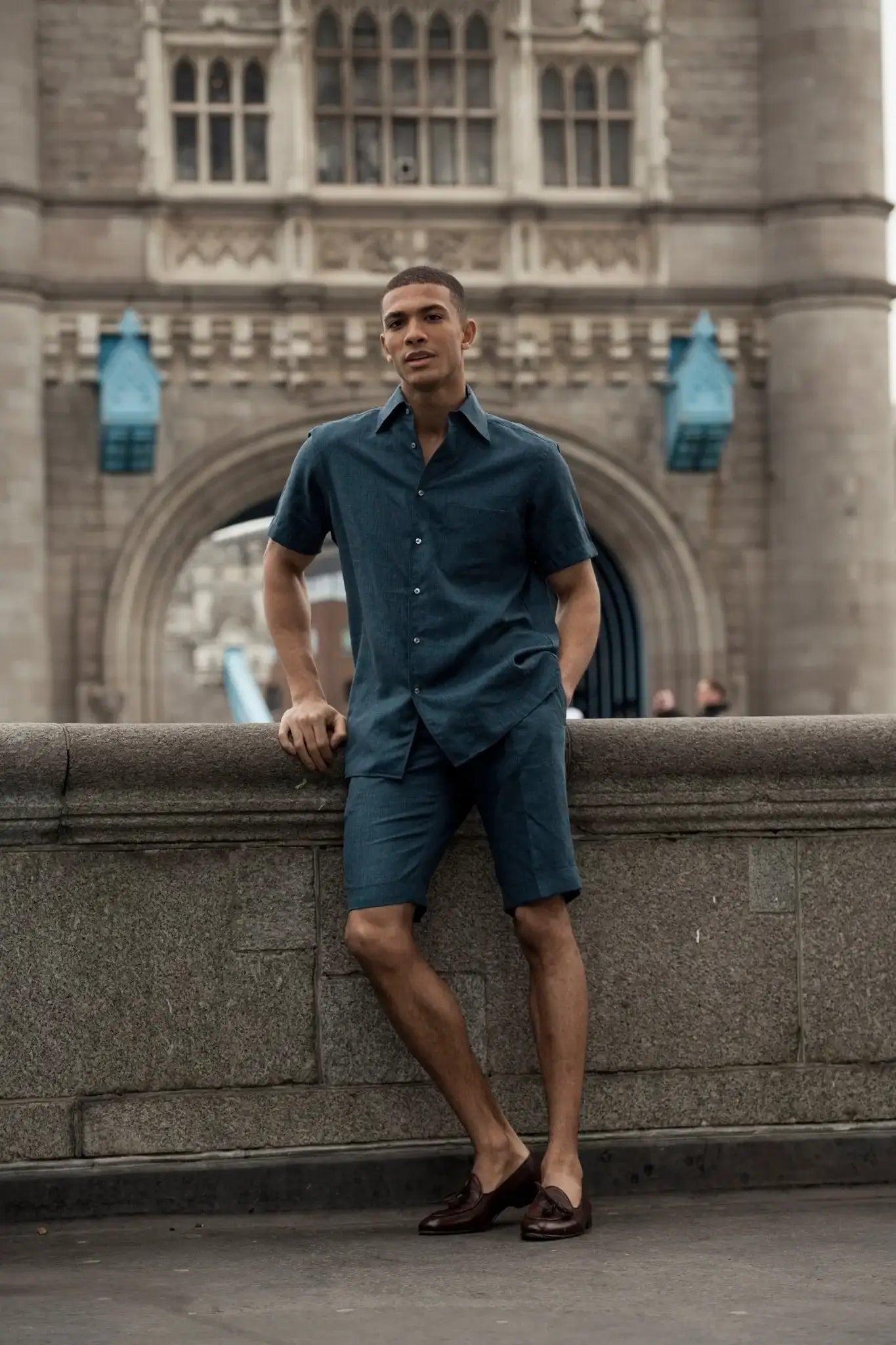 Pantaloni scurti turquoise inchis din lana, matase si in