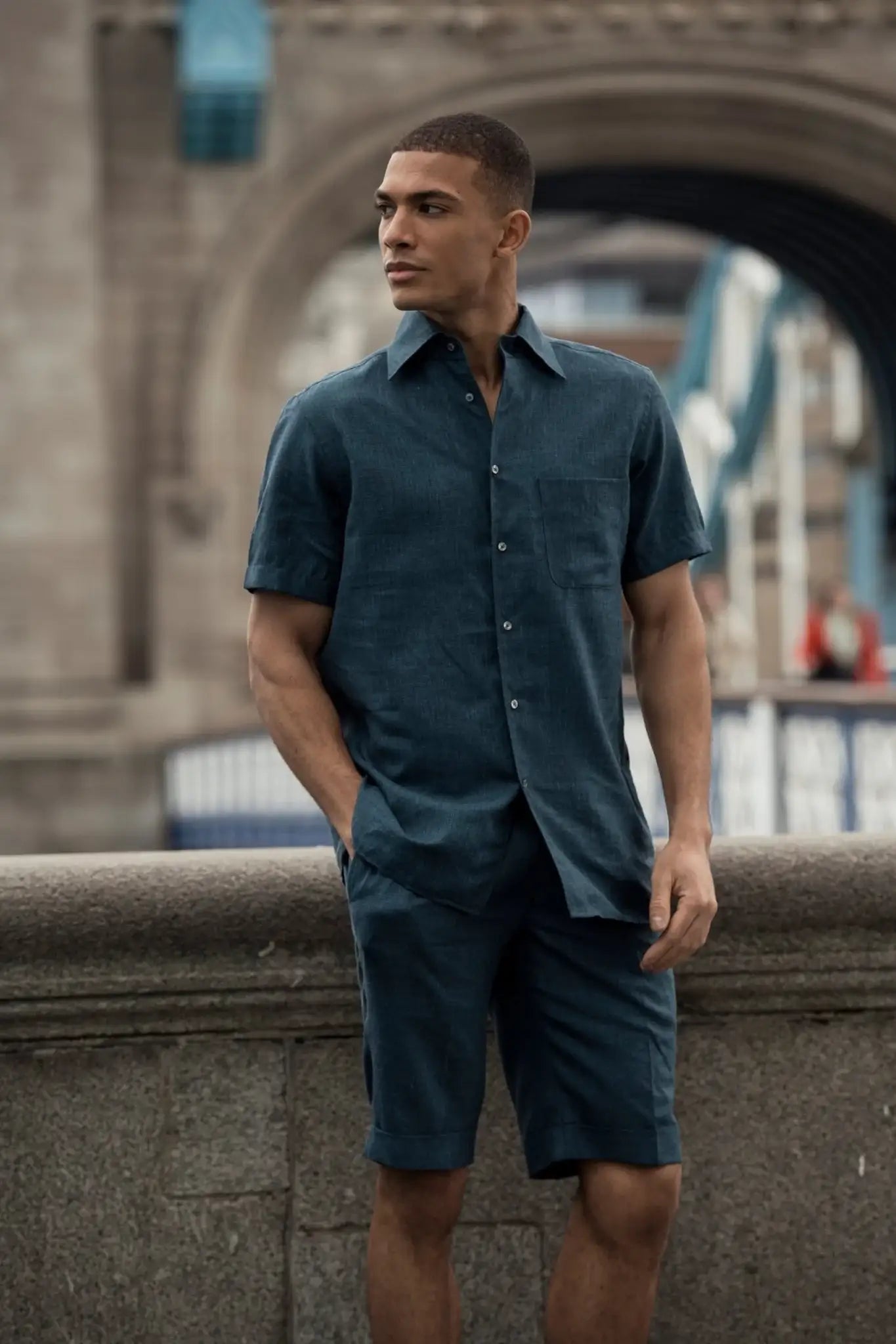 Pantaloni scurti turquoise inchis din lana, matase si in