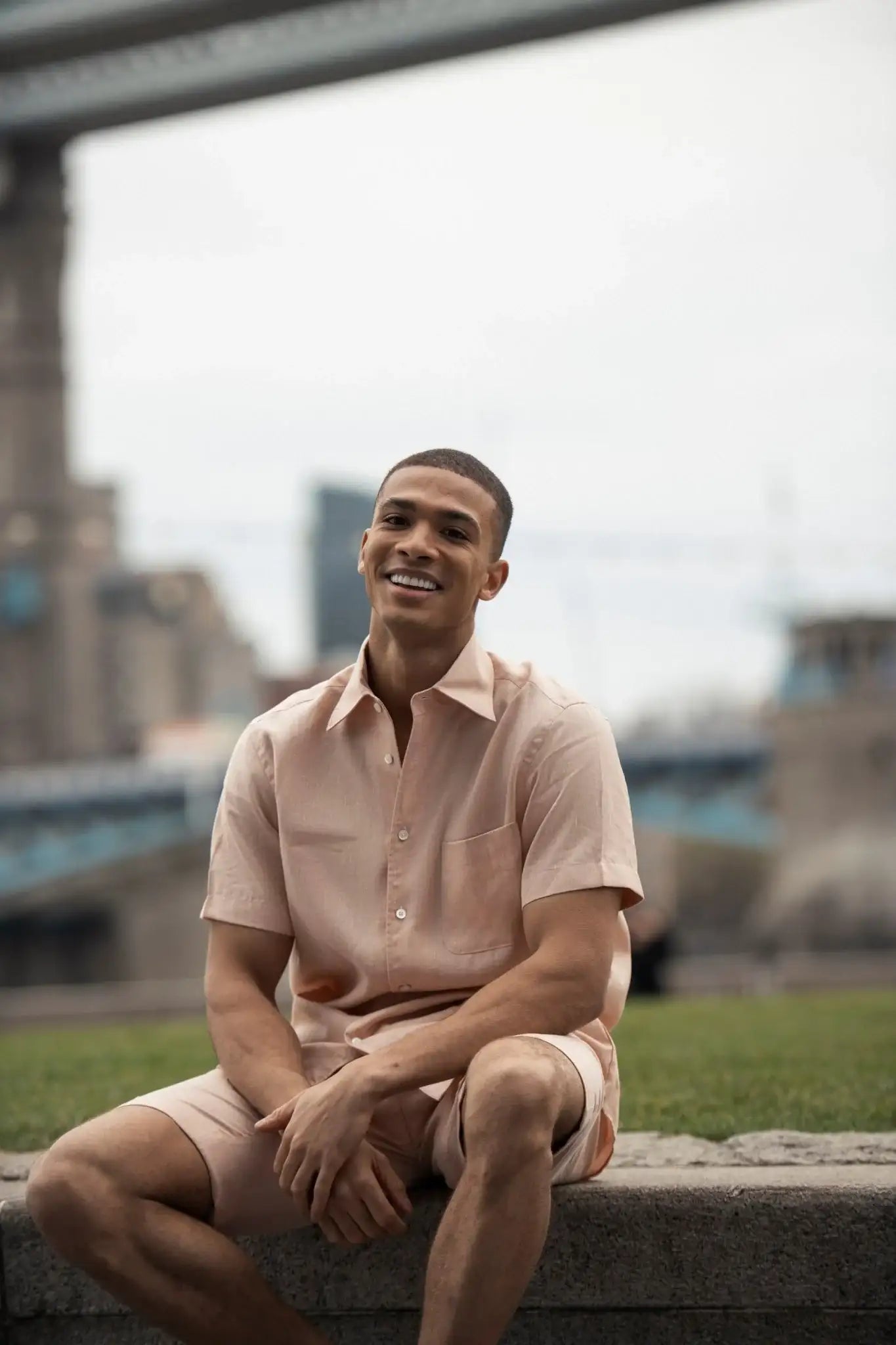 Pantaloni scurti peach din lana, matase si in