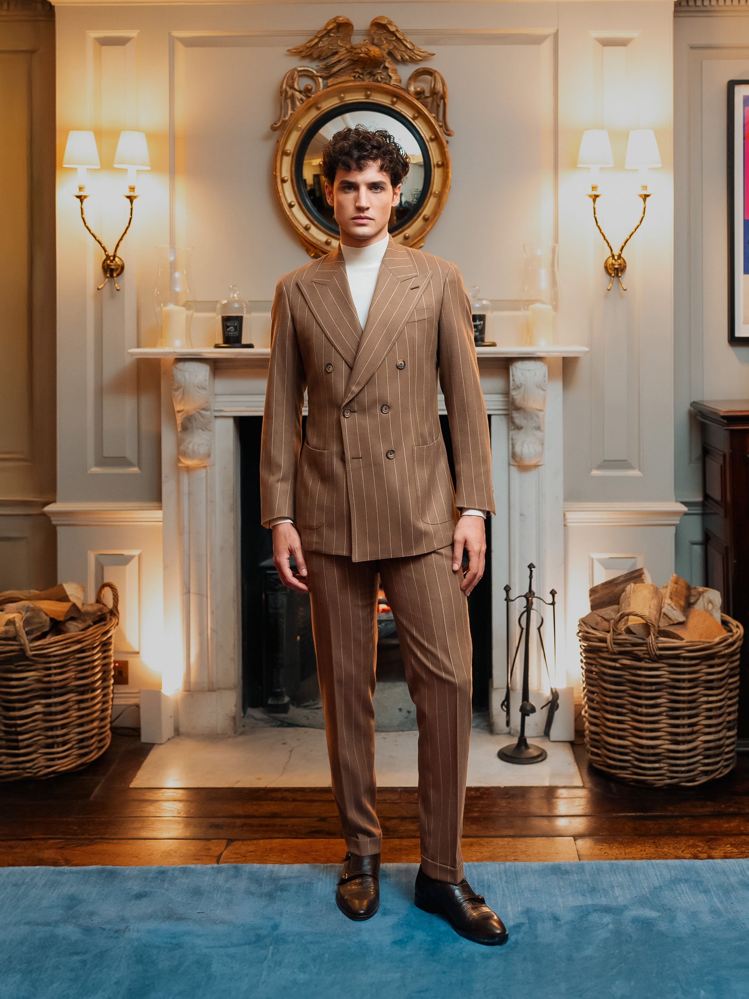Slim fit suit with fine beige stripes, double-breasted