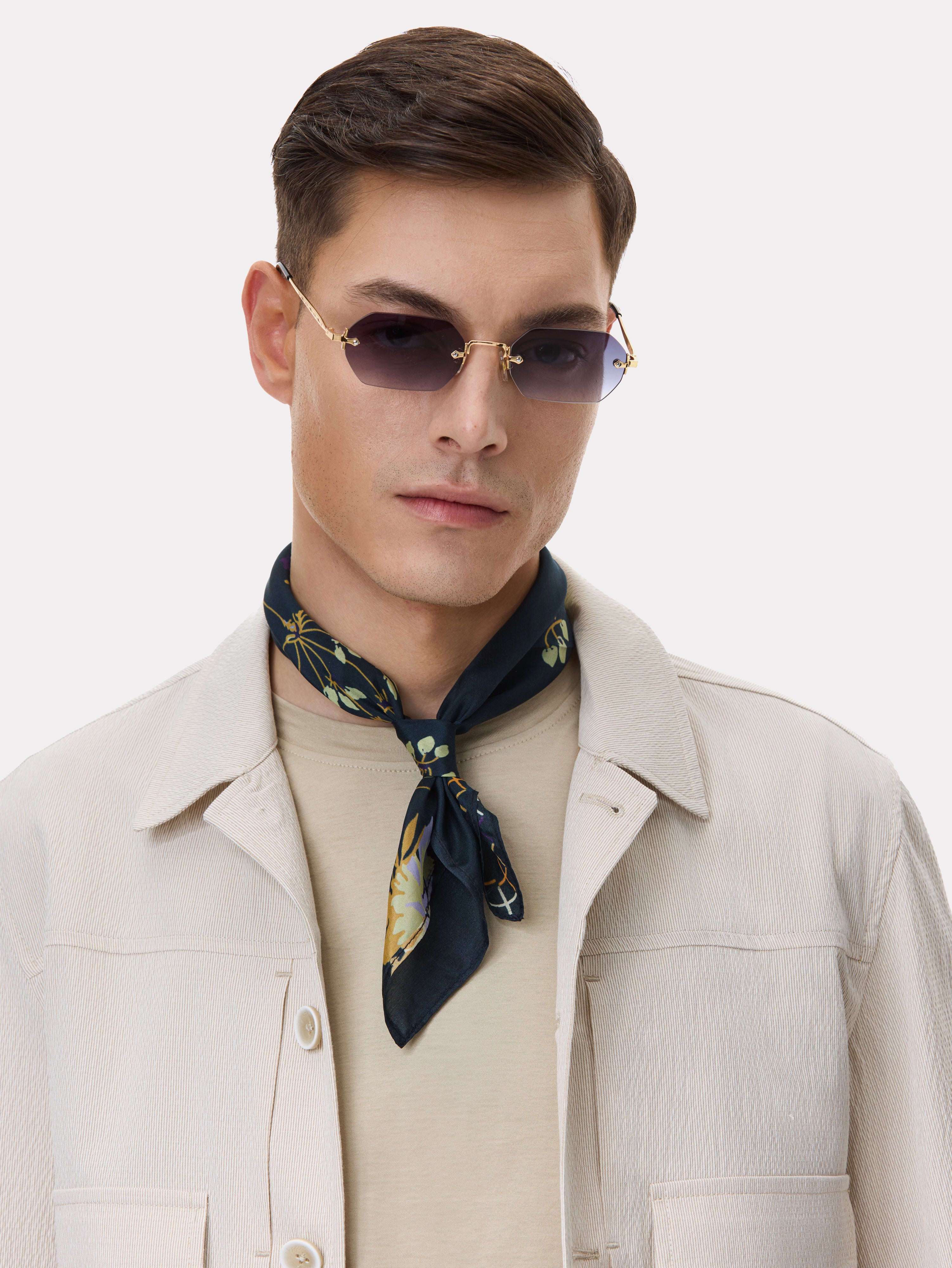 Short beige jacket with patch pockets