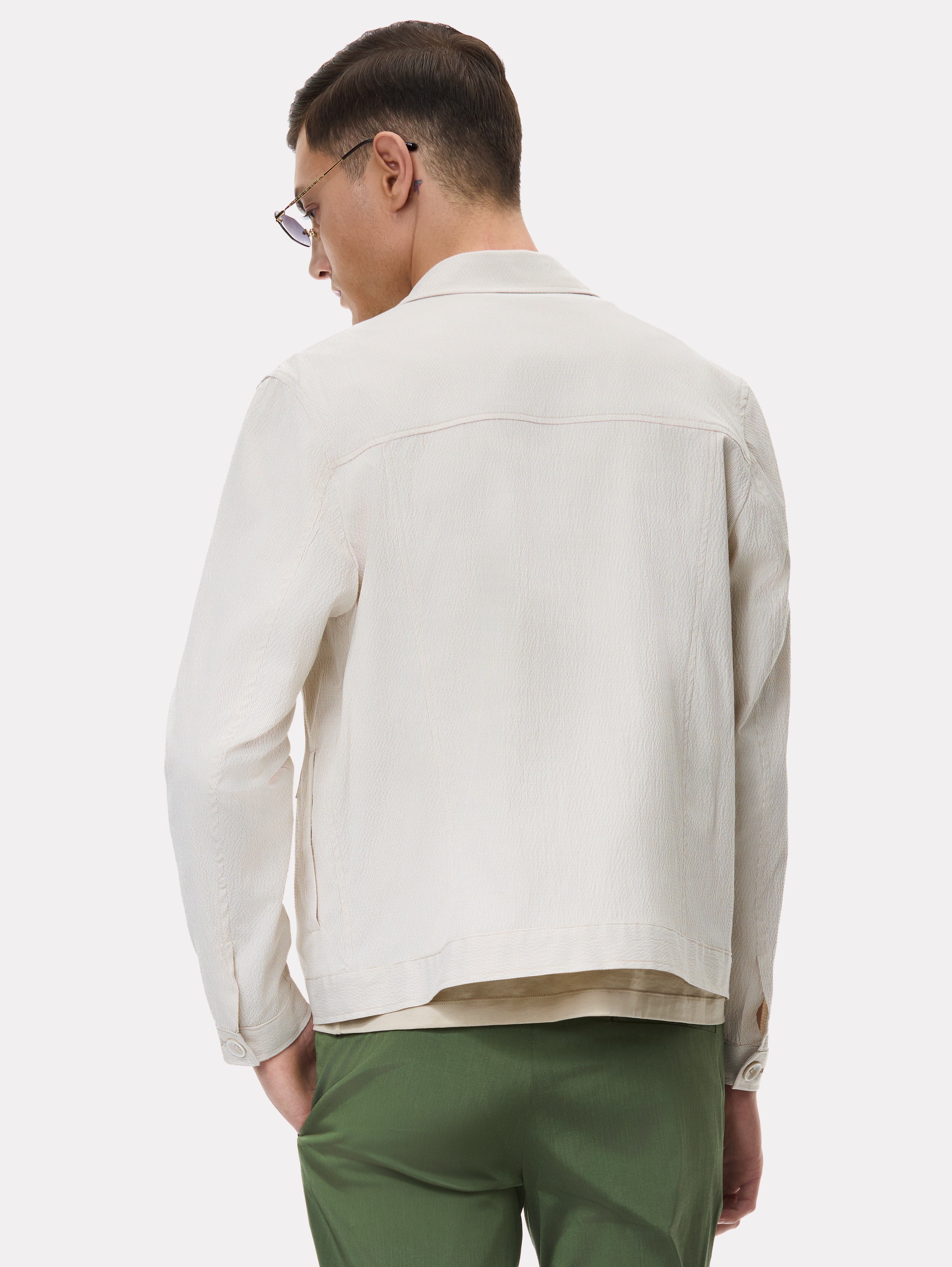 Short beige jacket with patch pockets