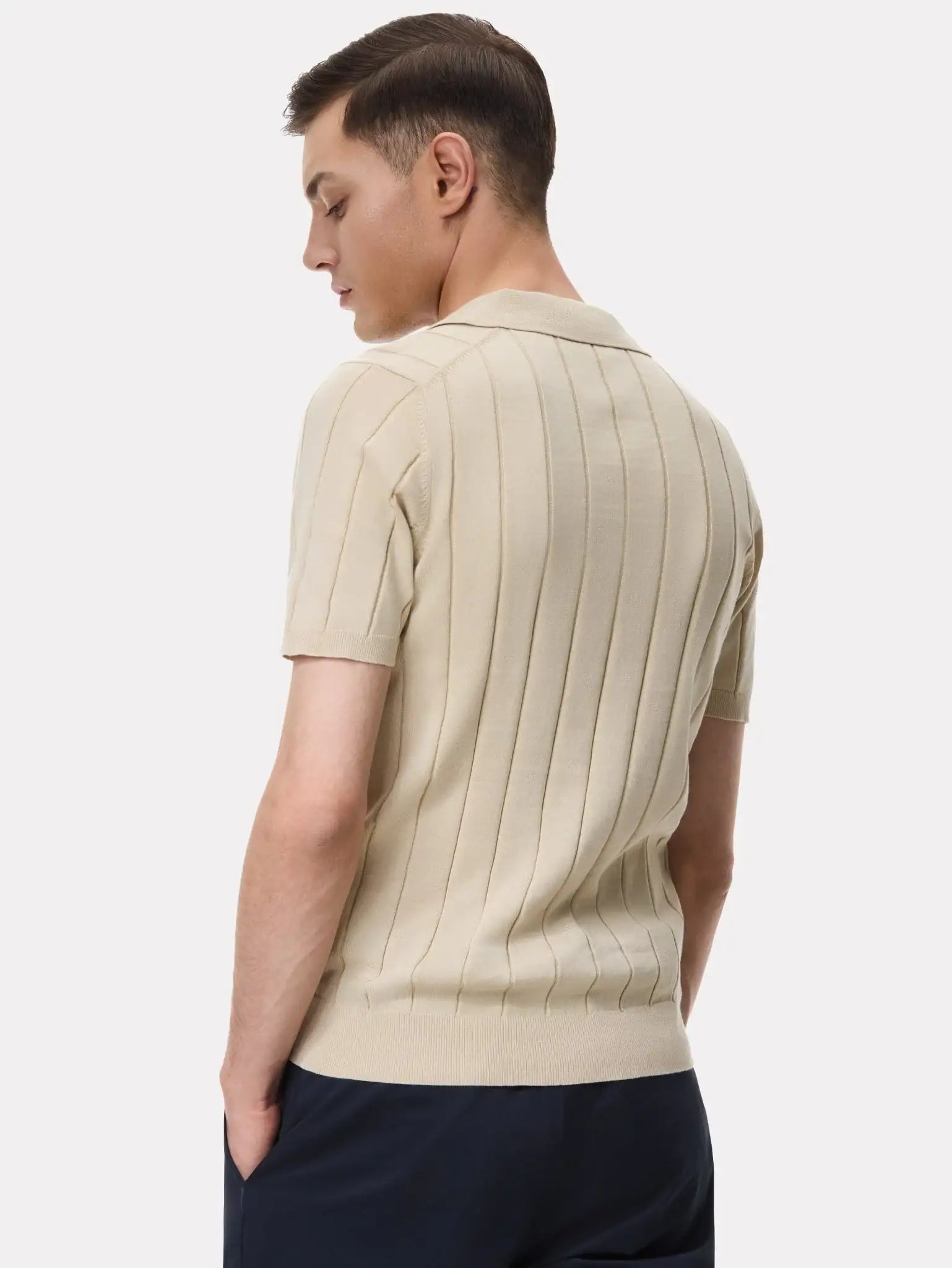 Tricou polo bej cu dungi