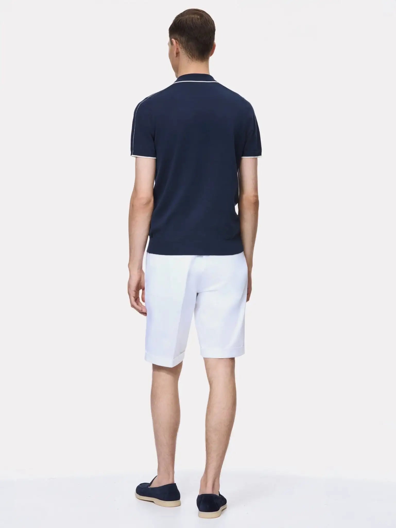 Pantaloni scurti albi cu manseta