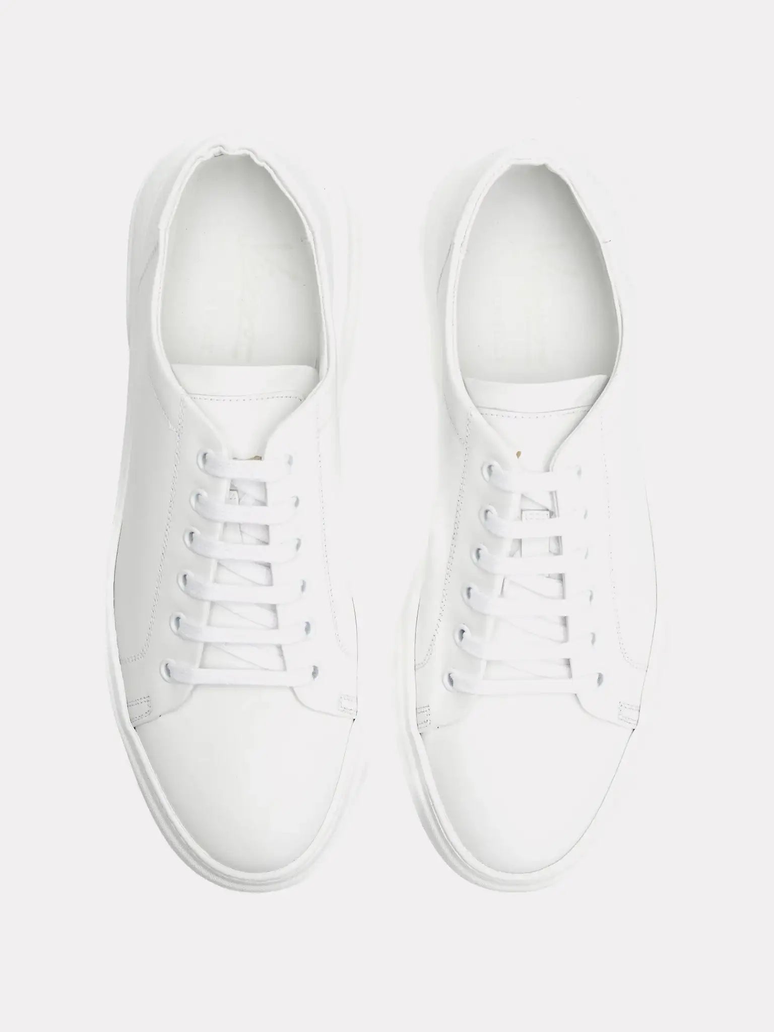 Sneakers albi cu logo auriu