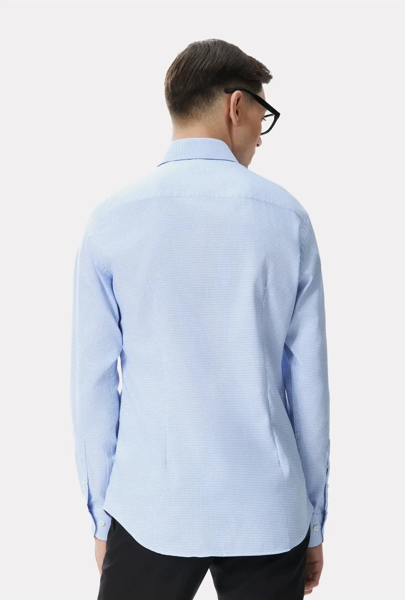 Camasa alba din jerseu in carouri bleu