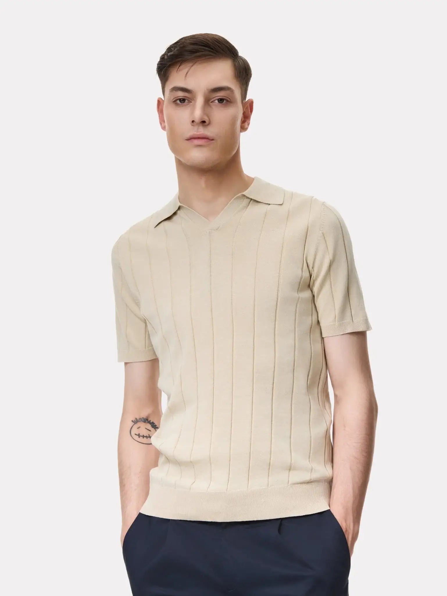 Tricou polo bej cu dungi