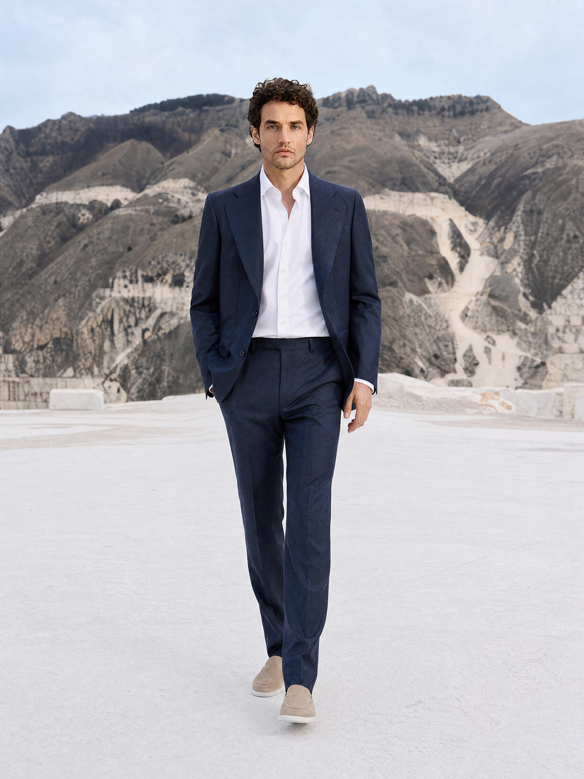 Costum tesatura Loro Piana Mooving 2Ways, lana virgina, albastru