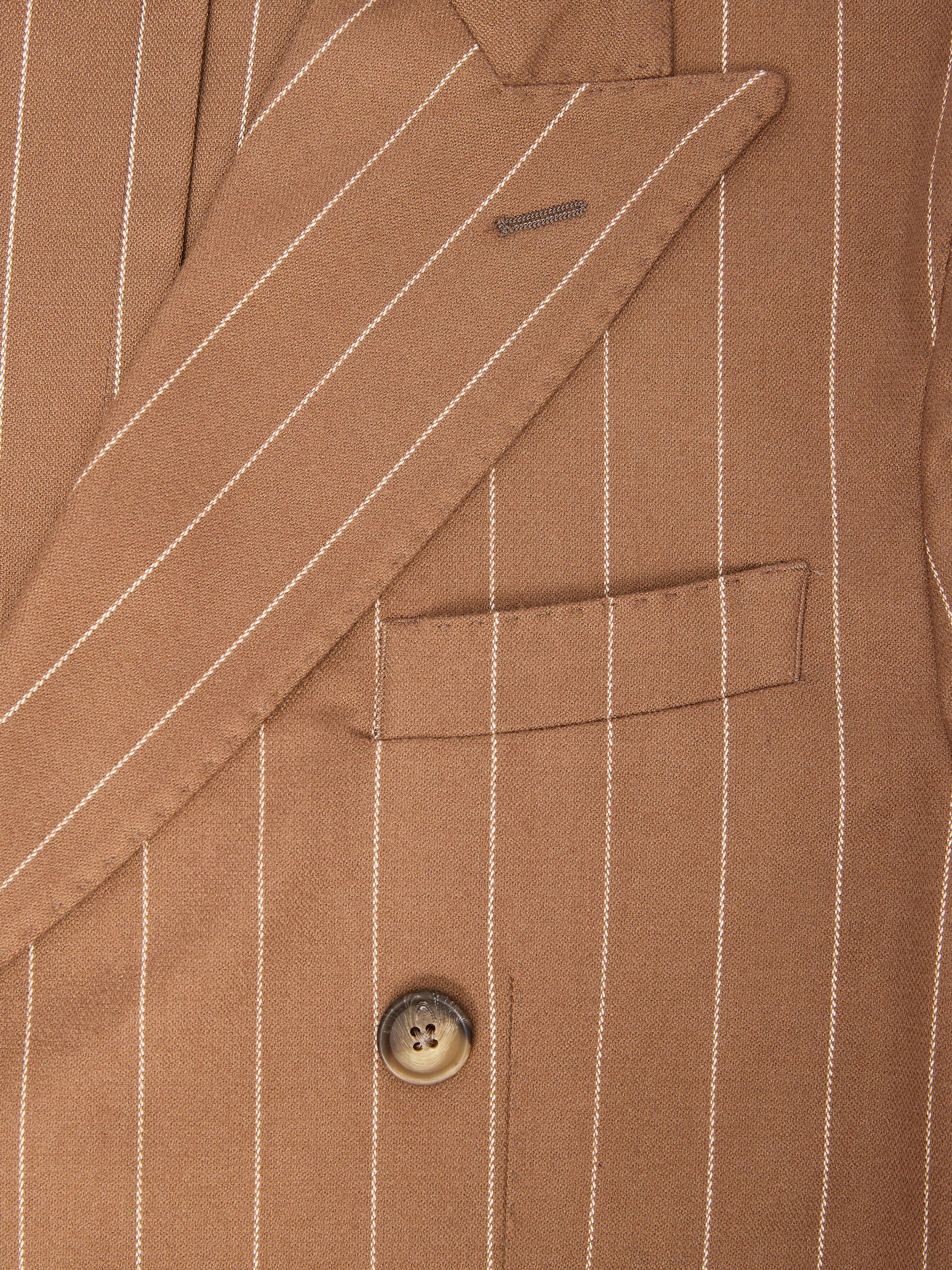 Slim fit suit with fine beige stripes, double-breasted