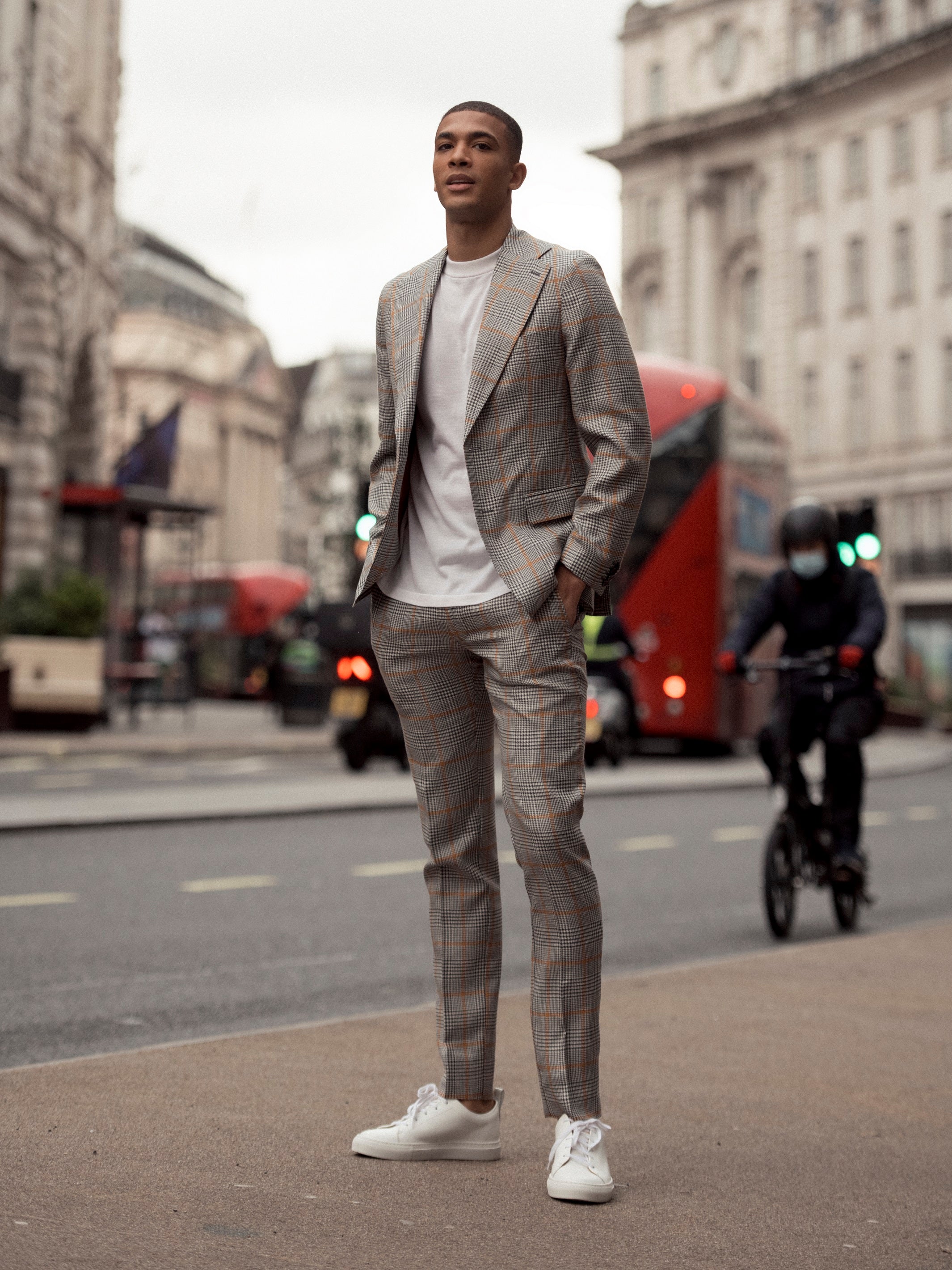 White T-shirt made of natural silk and merino wool