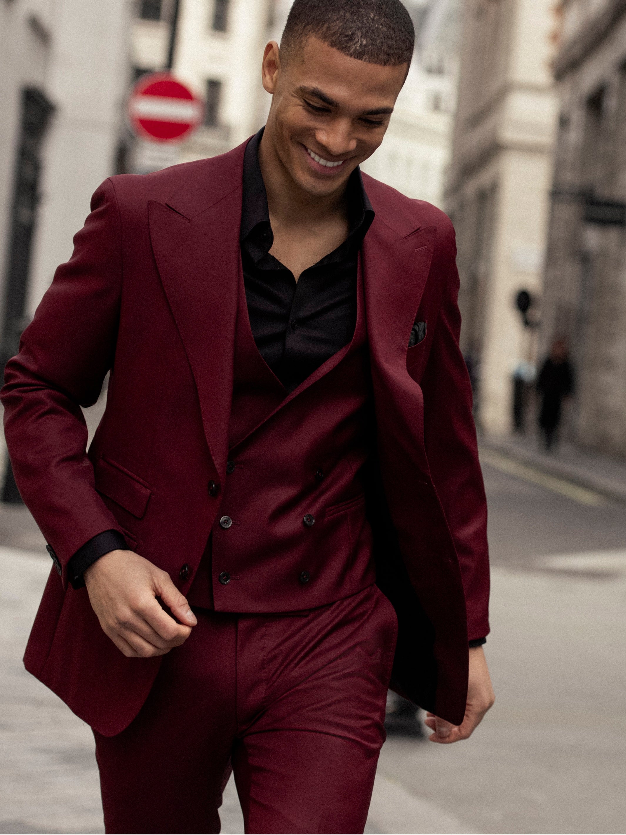 Three-piece burgundy suit, tailored fit