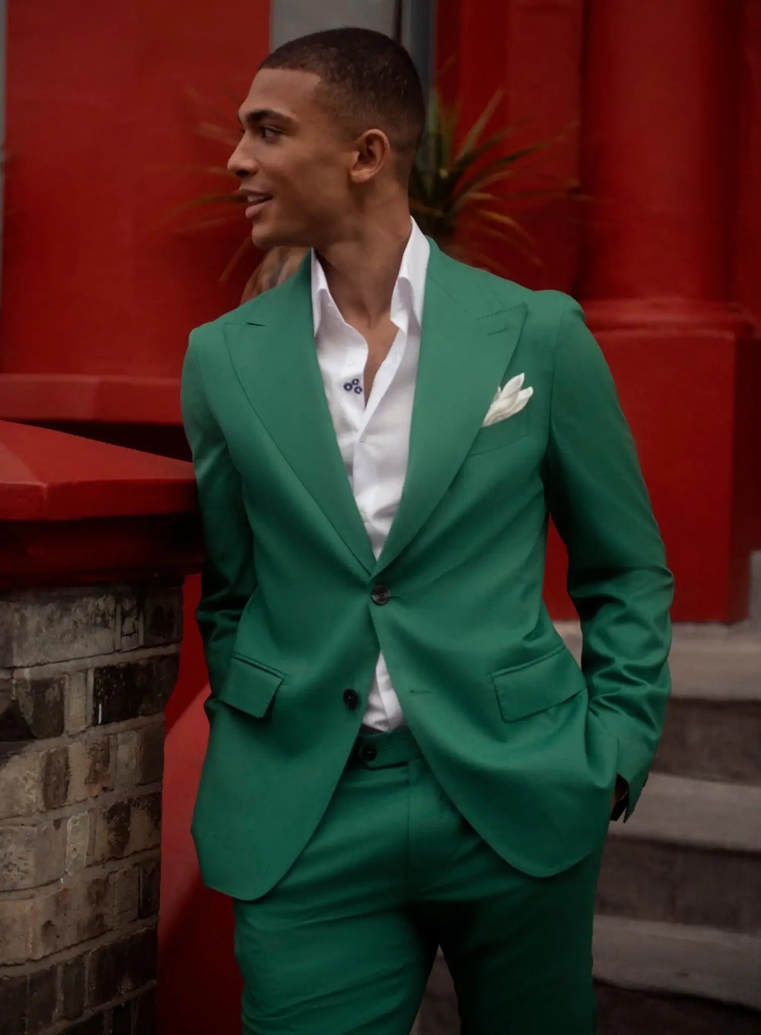 Green two-piece suit, tailored fit