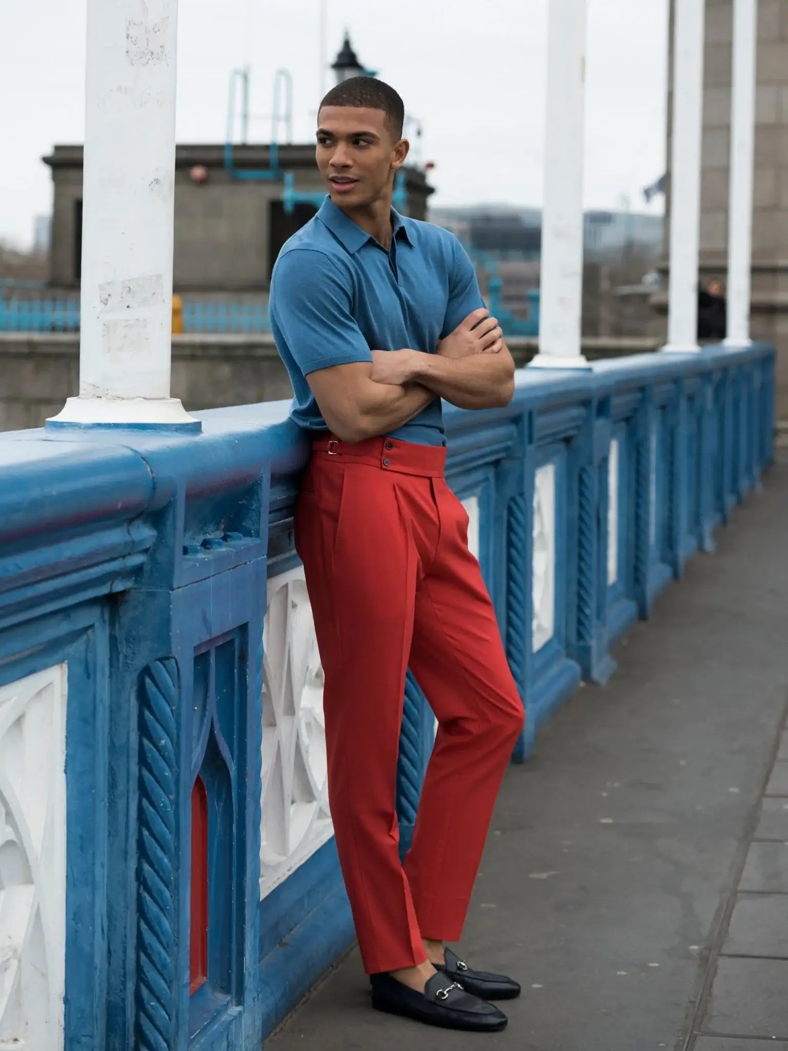 Blue polo shirt made of natural silk and merino wool