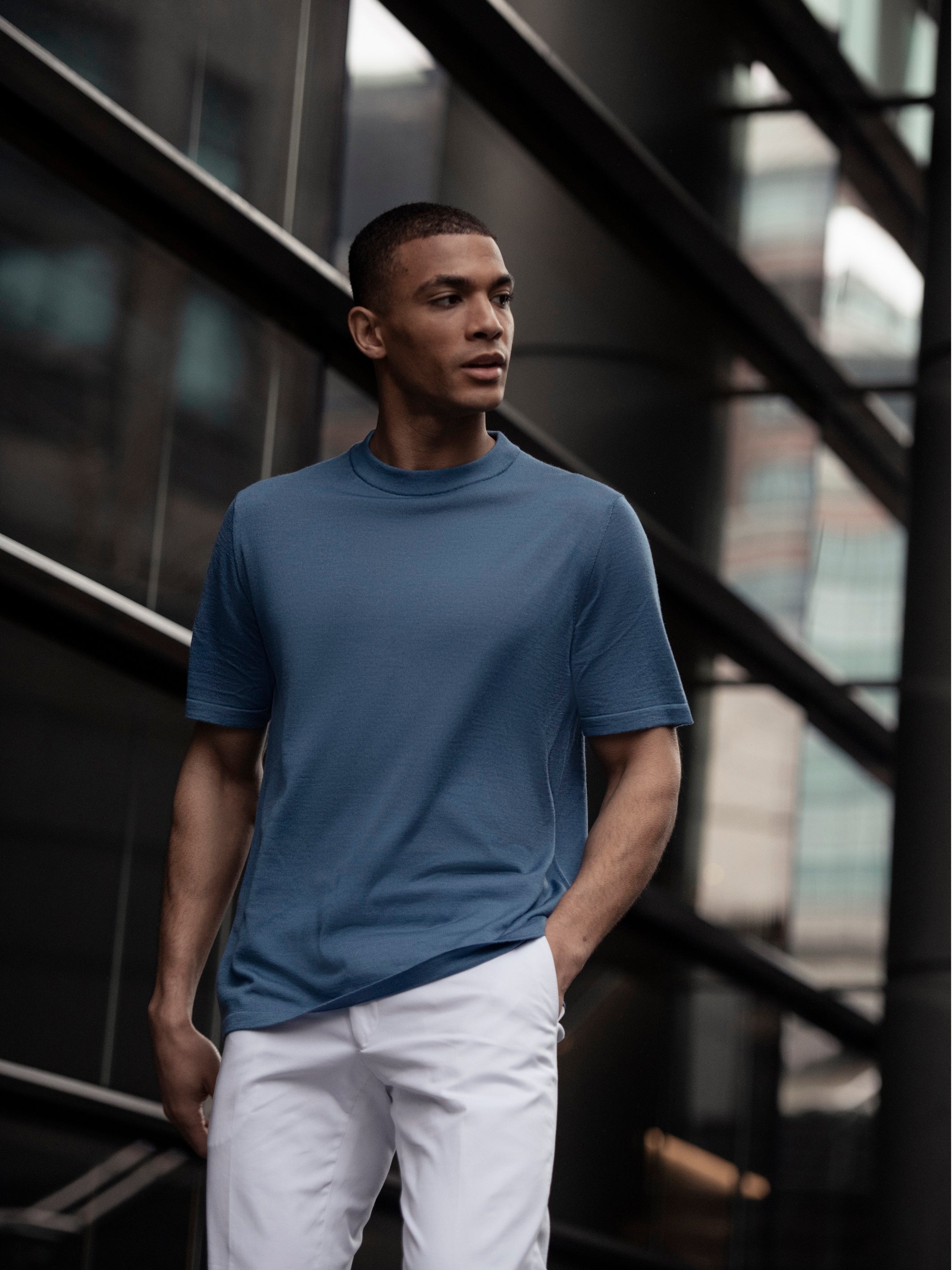 Blue t-shirt made of natural silk and merino wool