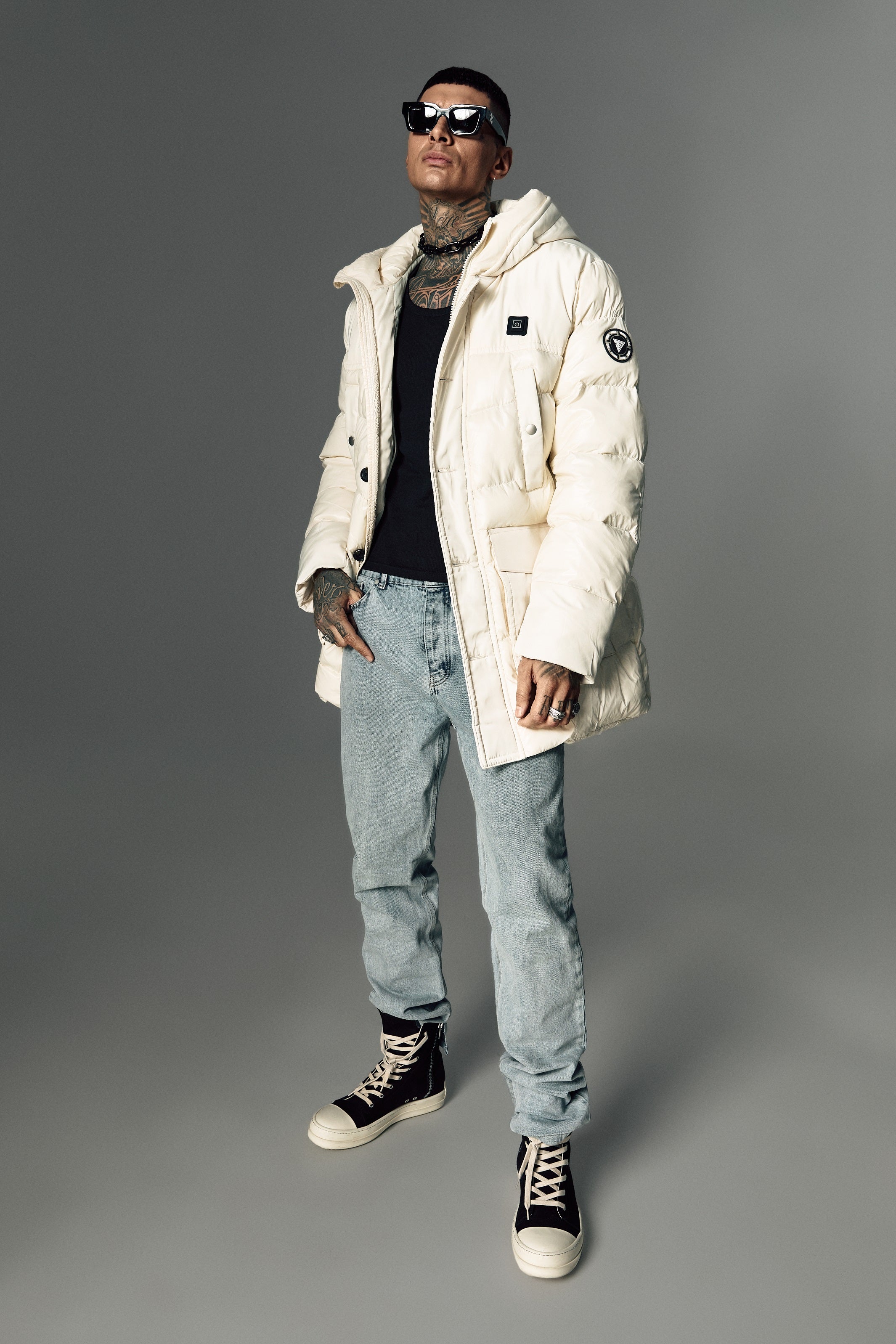 Long white jacket, with heating