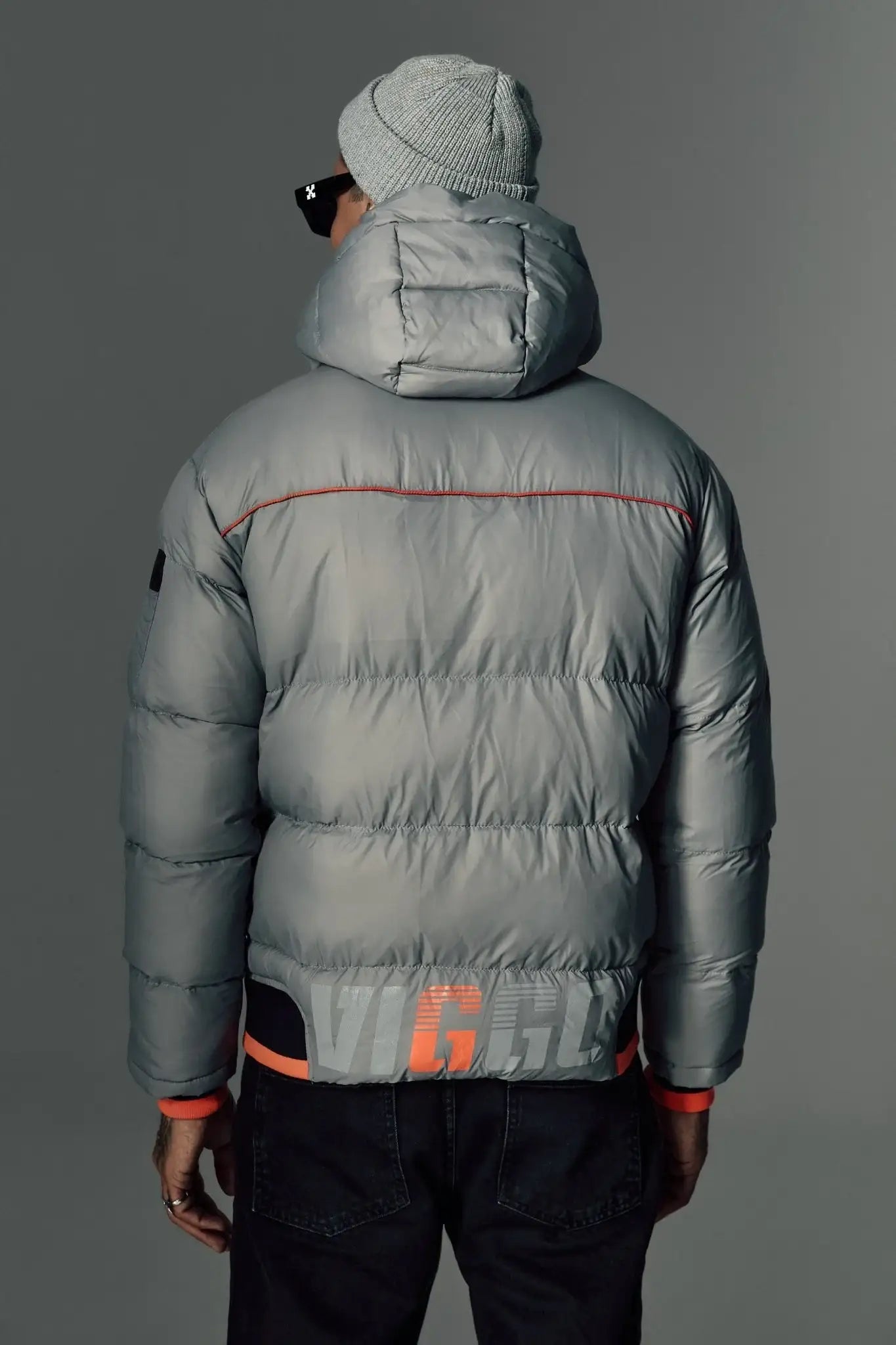 Geaca gri cu incalzire si accesorii detasabile