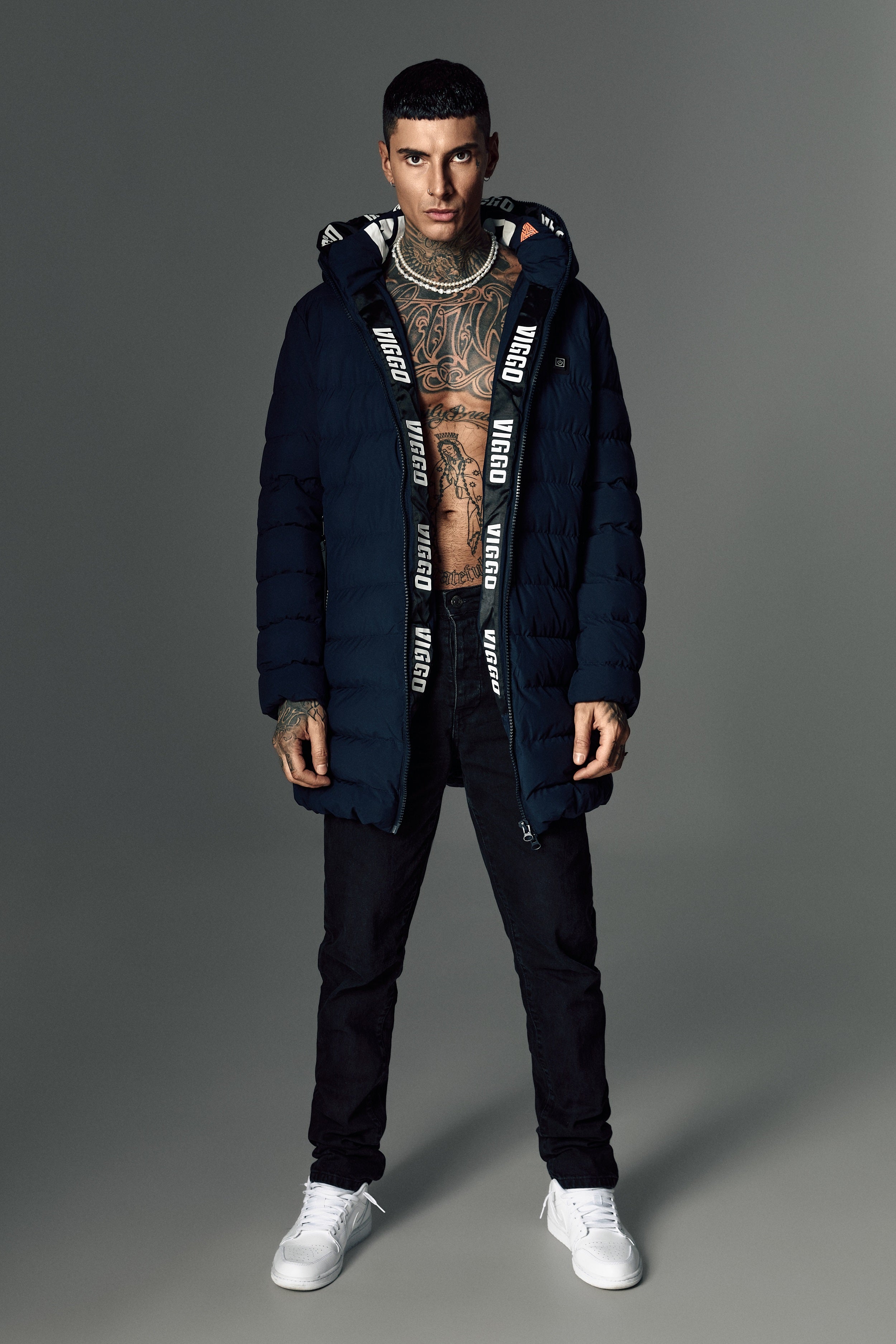 Long navy jacket with heating and removable accessories