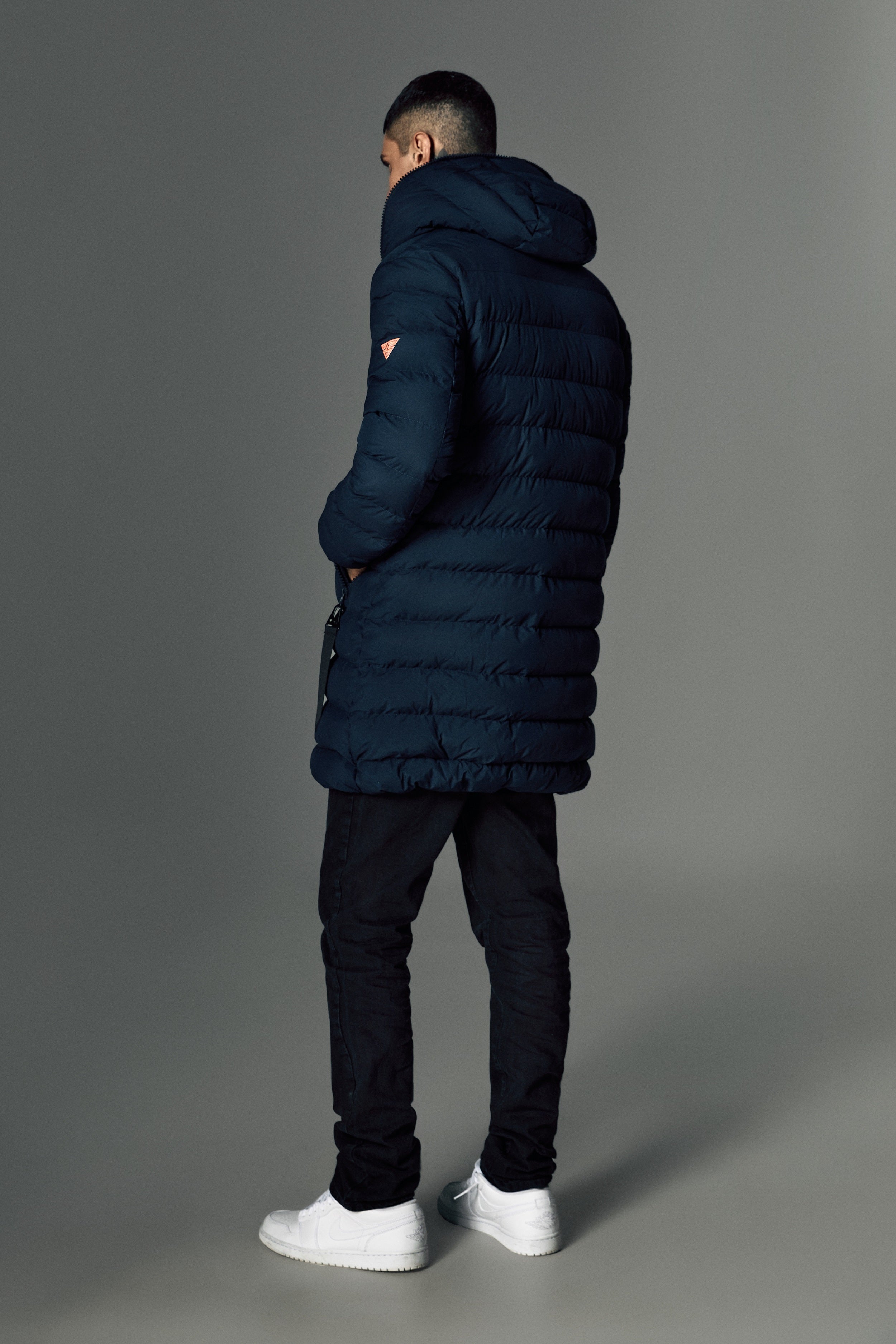 Long navy jacket with heating and removable accessories