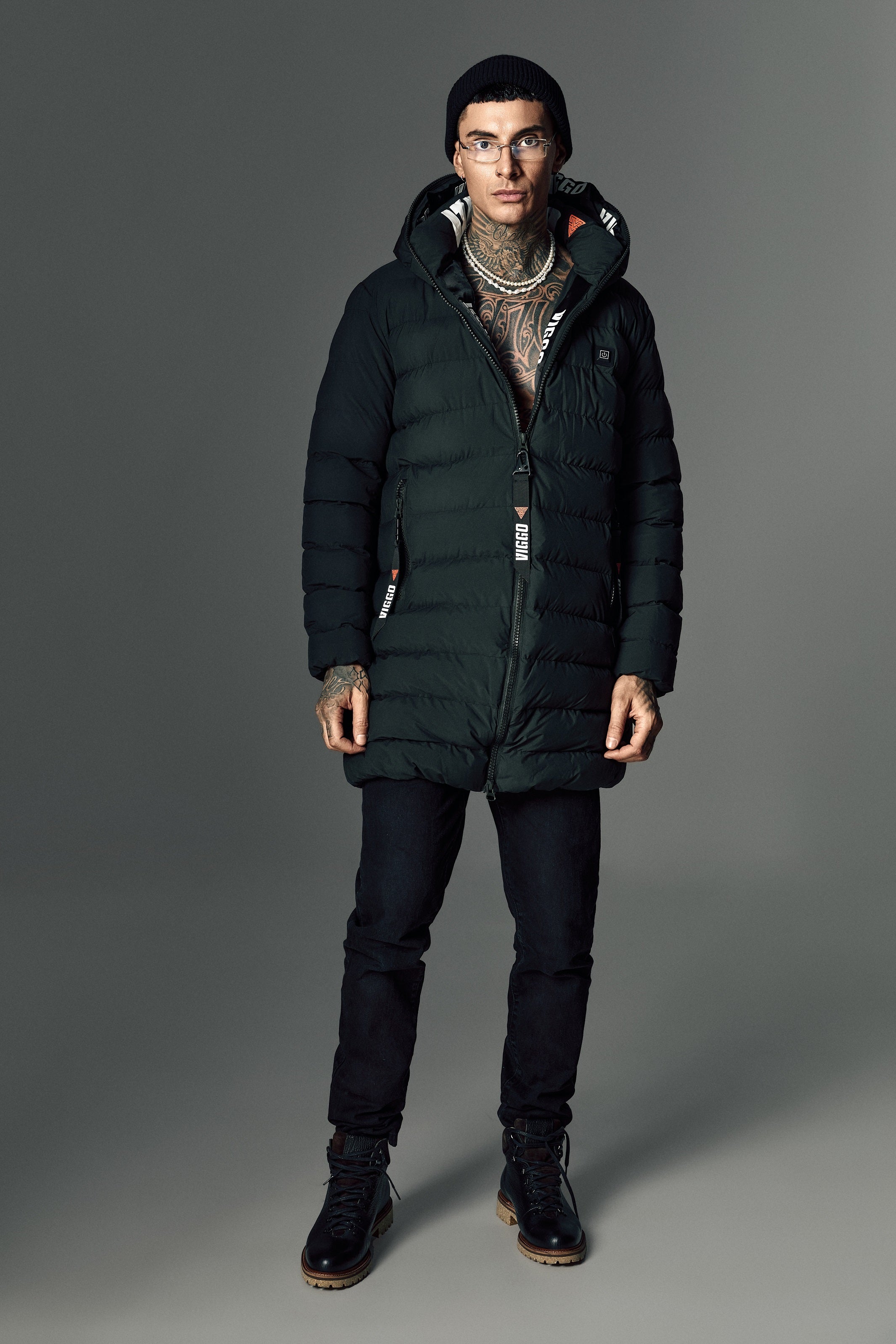 Long khaki jacket with heating and removable accessories