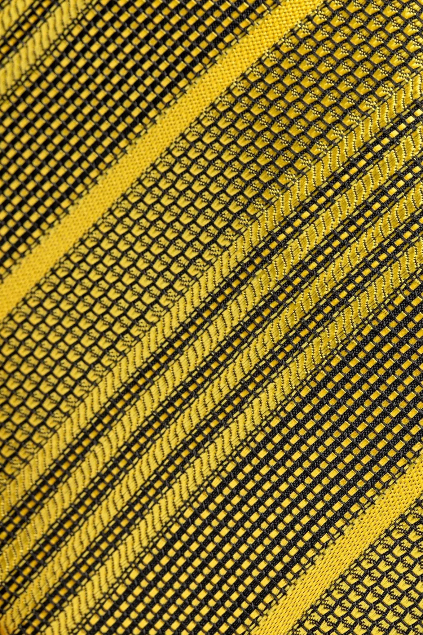 Yellow silk tie with texture and stripes