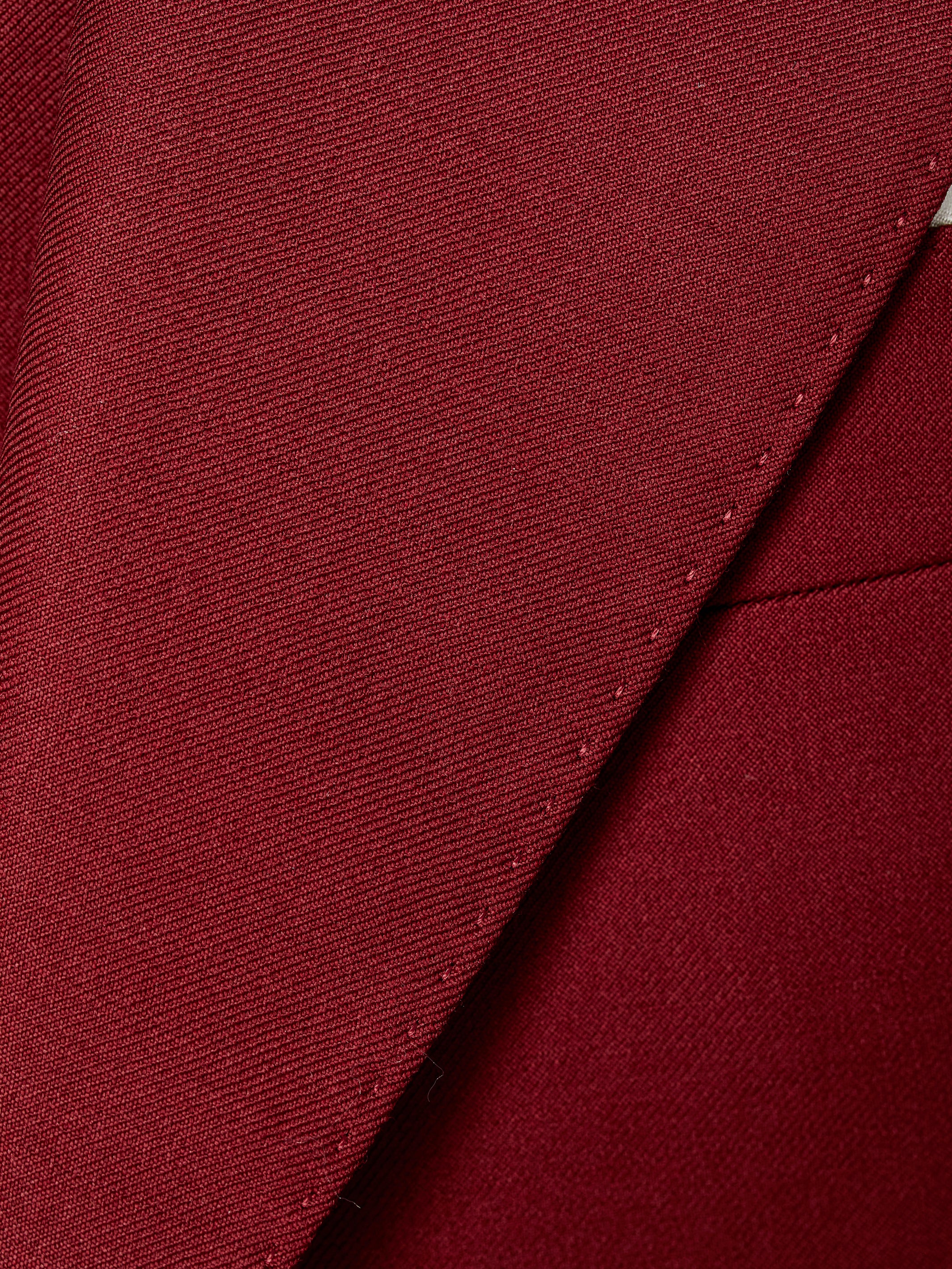 Three-piece burgundy suit, tailored fit