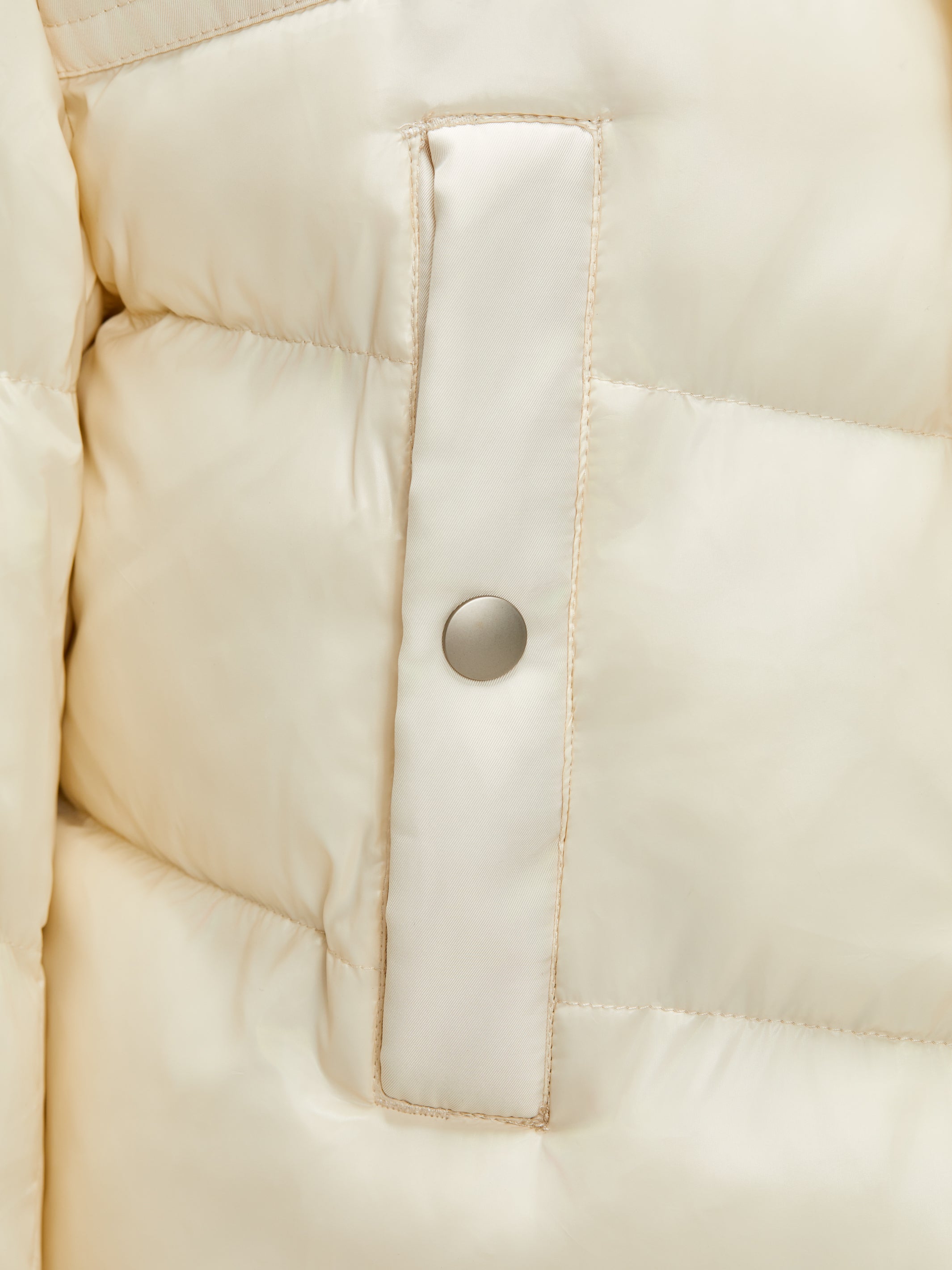 Long white jacket, with heating