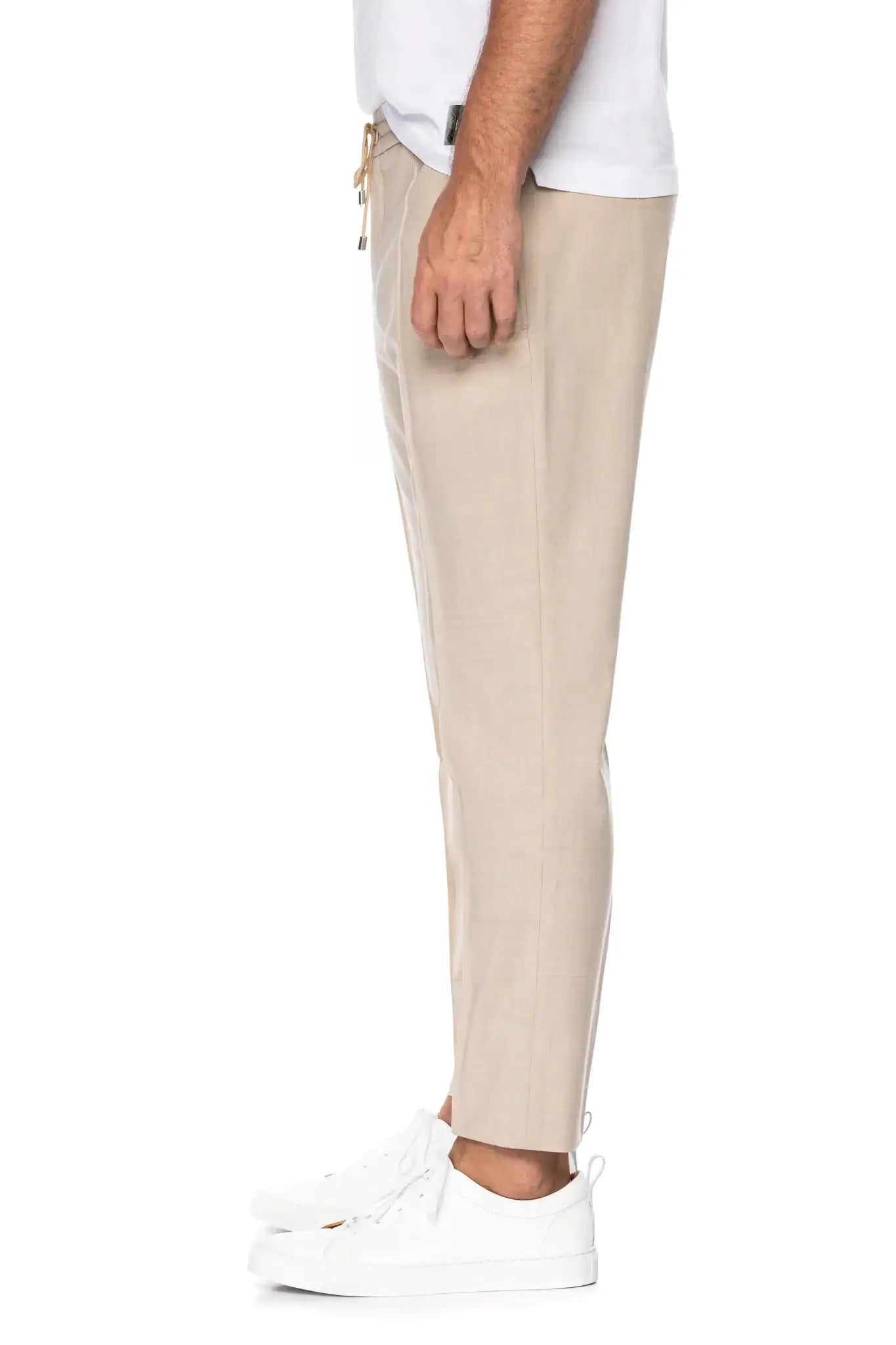 Pantaloni bej cu siret in talie