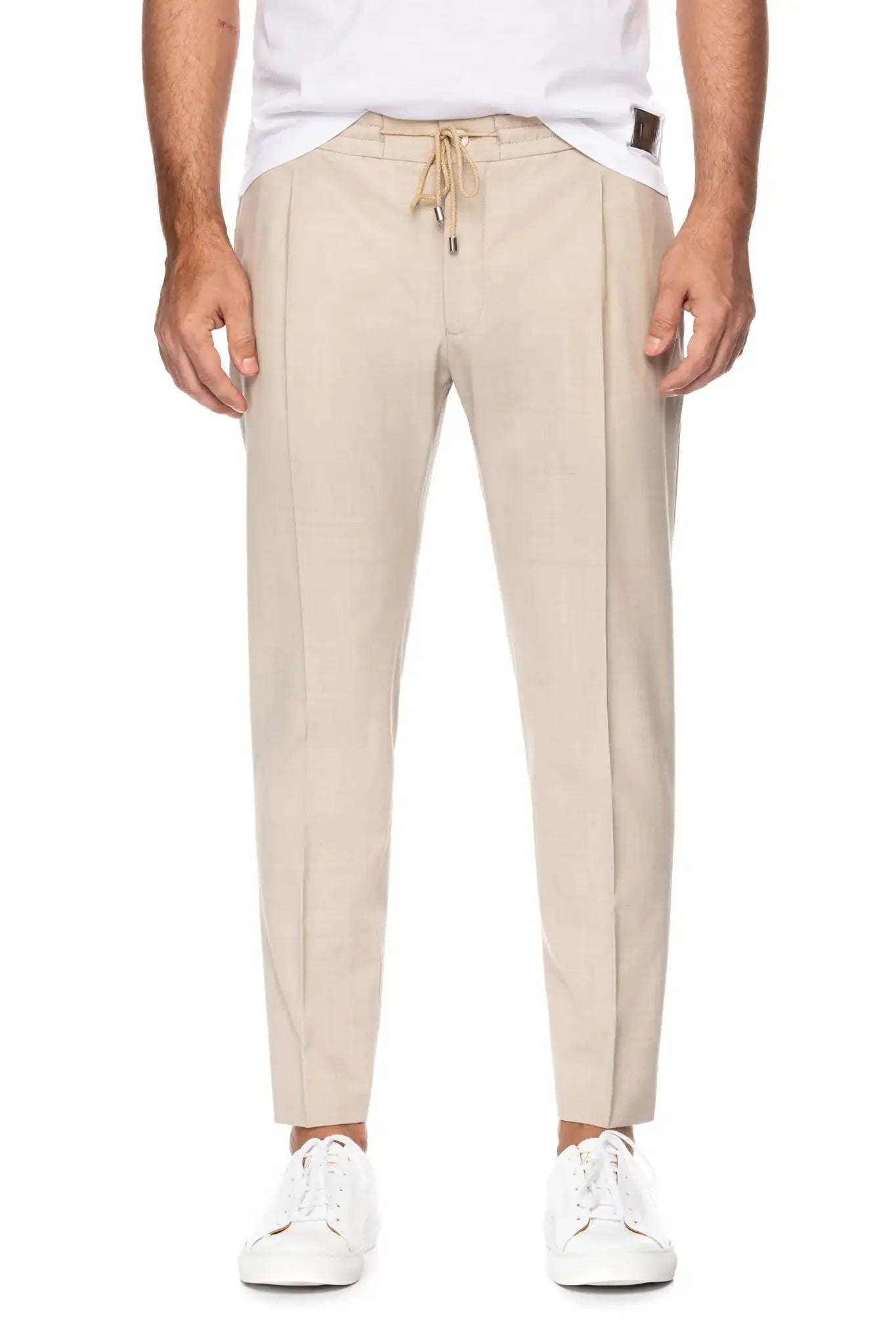 Pantaloni bej cu siret in talie si pense