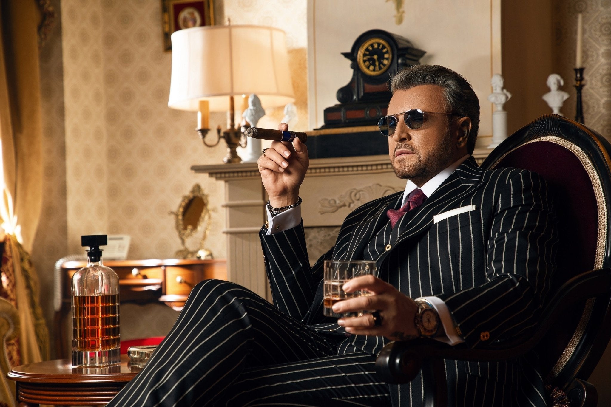 Costum trei piese negru cu dungi, slim fit - Viggo