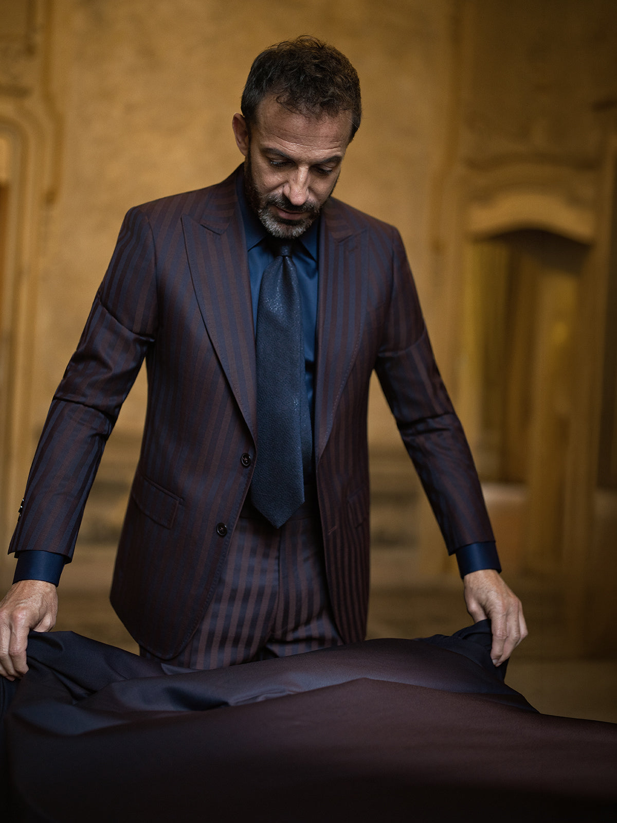 Costum maro inchis in dungi, Made to Measure, lana