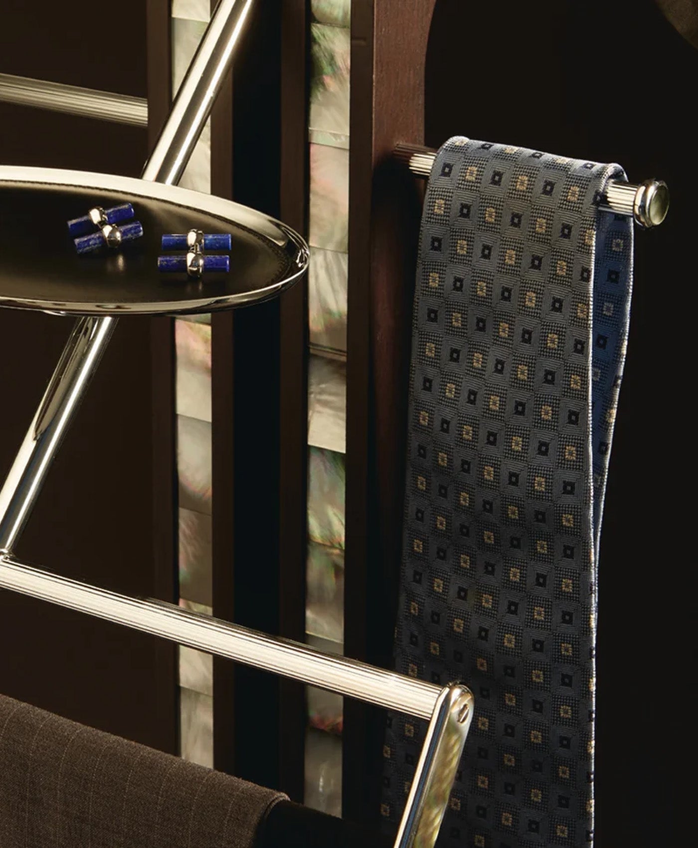 Suport pentru costum, pantofi si accesorii mother of pearl