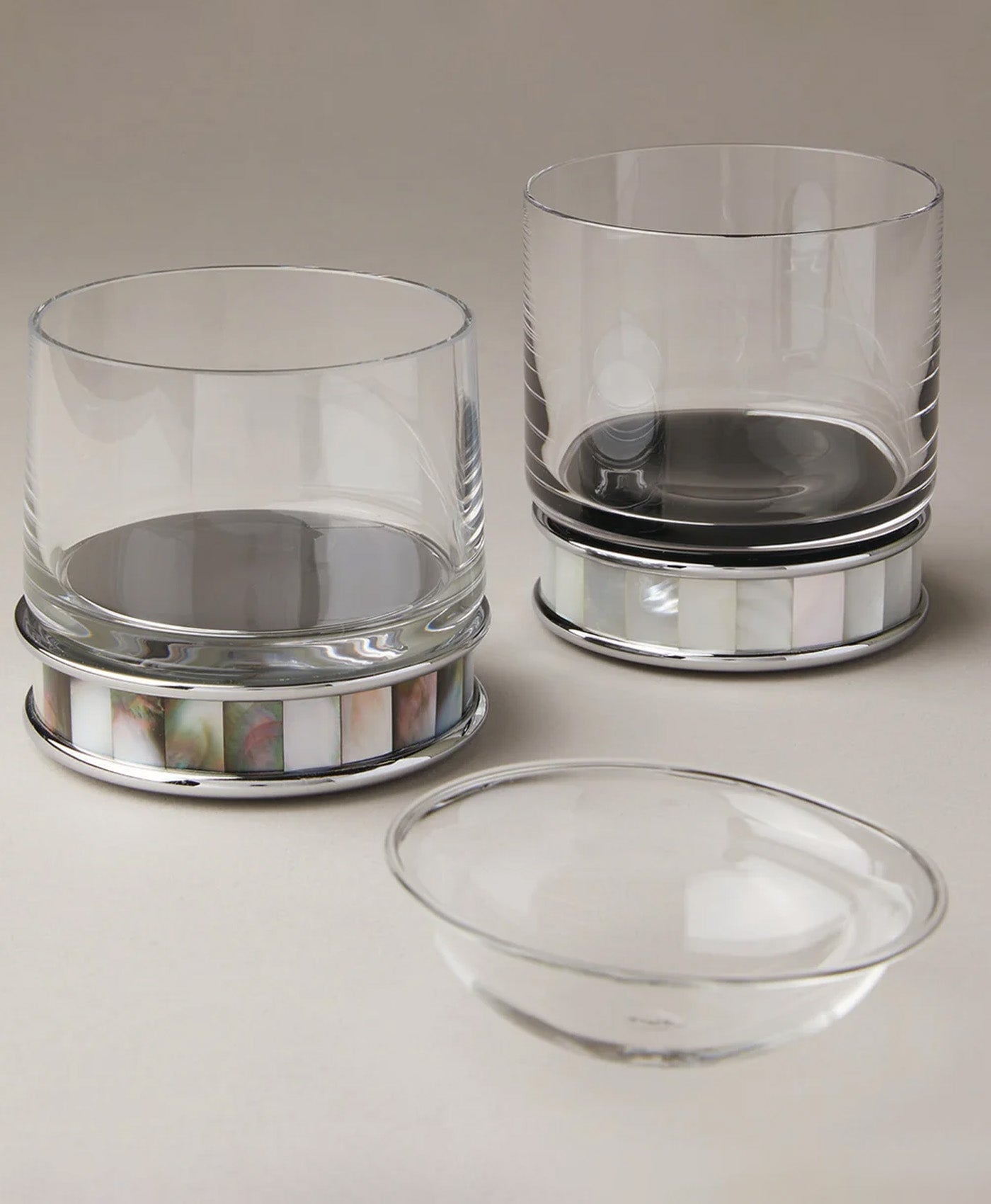 Bol mic mother of pearl alb pentru servirea caviarului