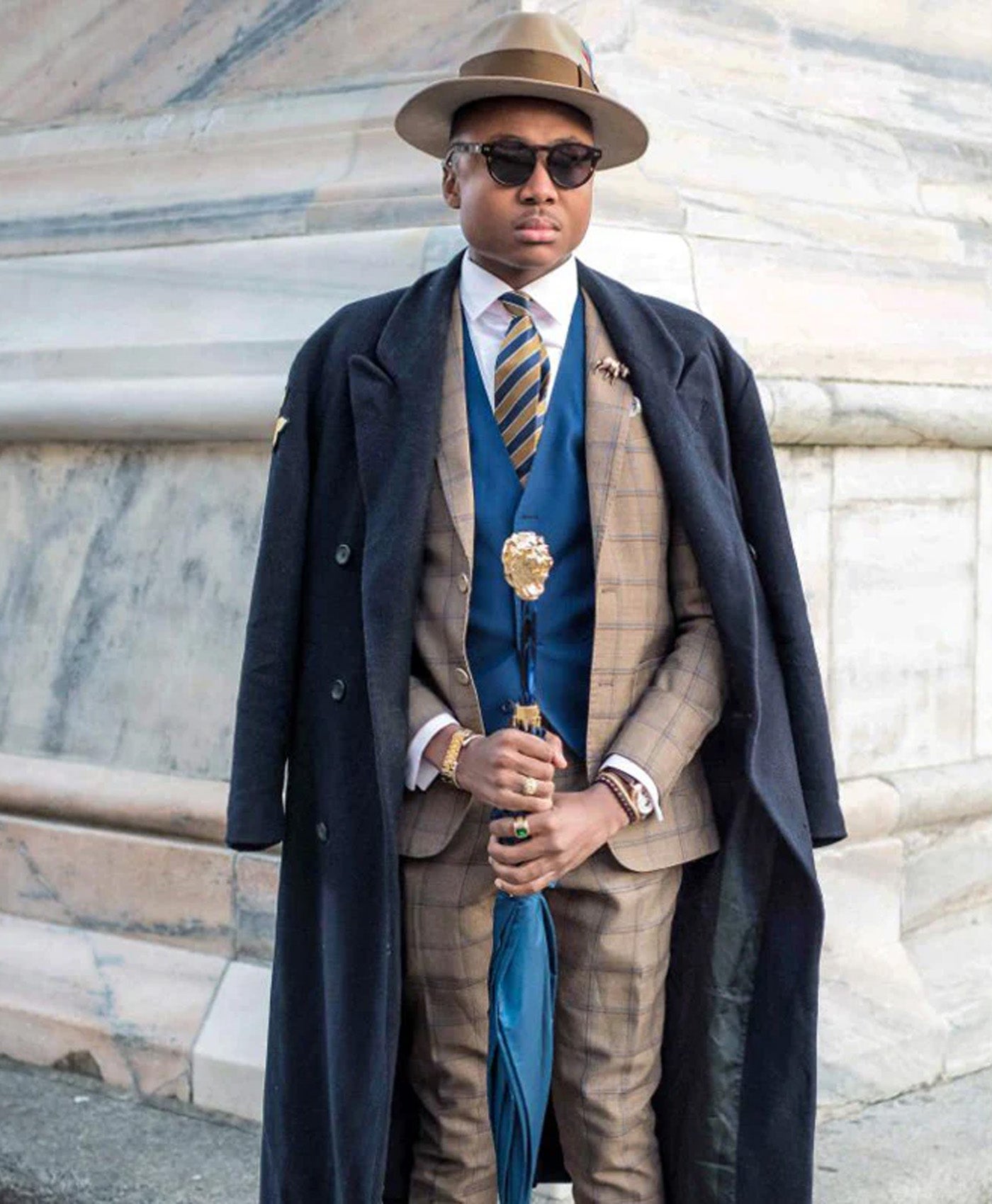 Umbrela albastra cu maner leu, cu husa si inel