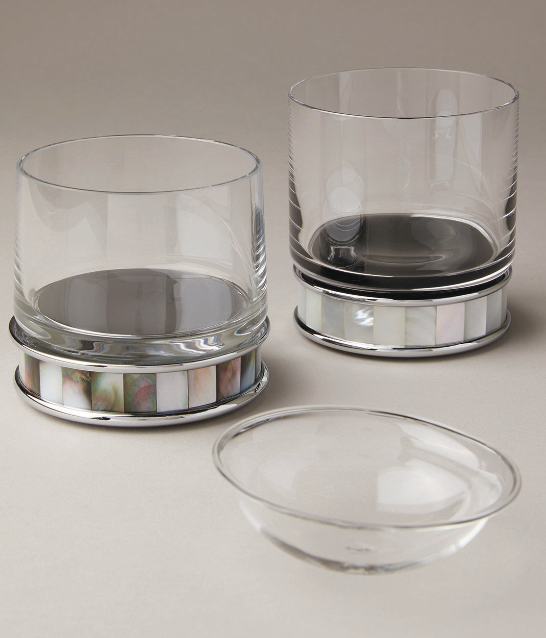 Bol mic mother of pearl alb pentru servirea caviarului