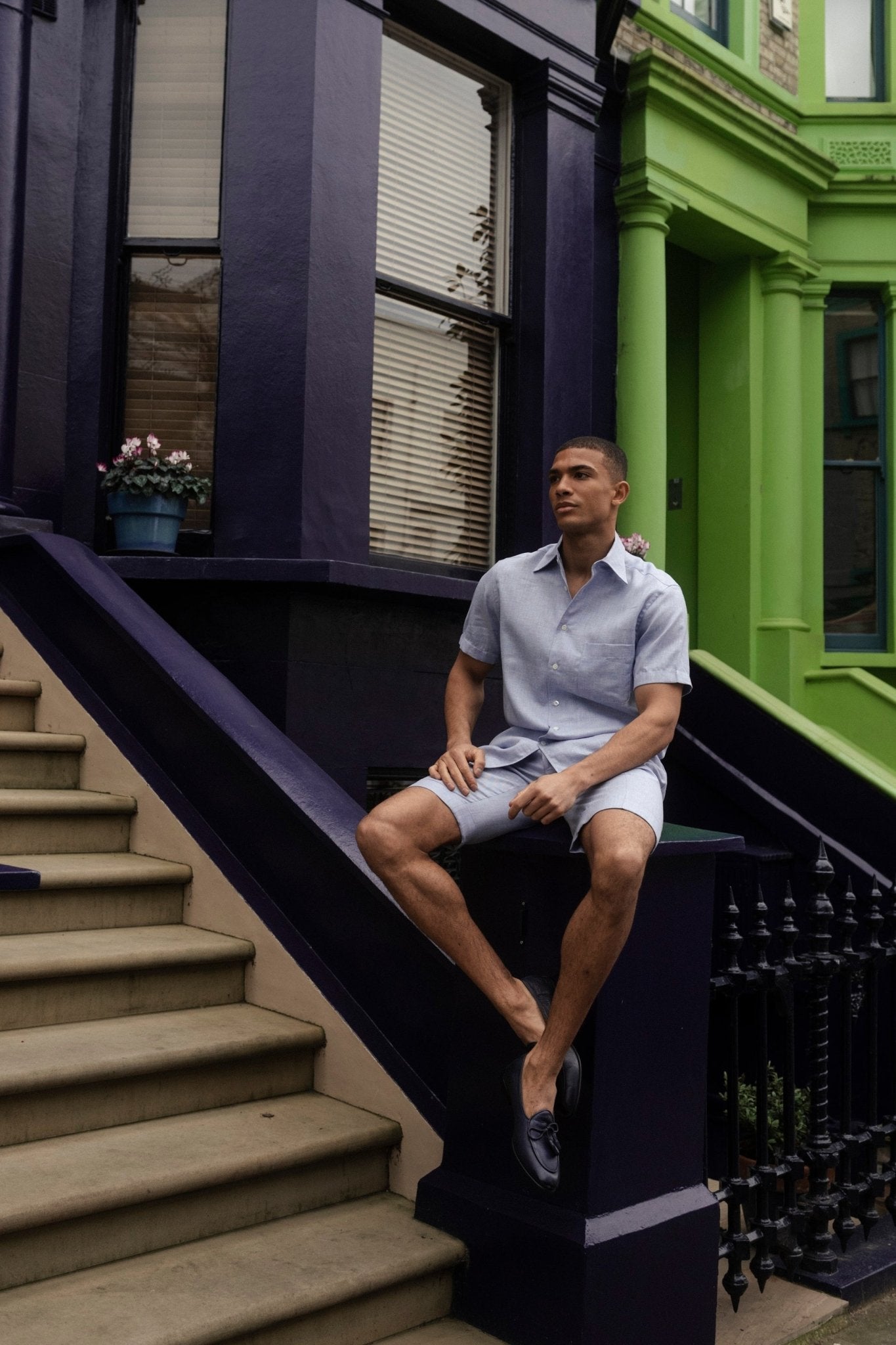 Pantaloni scurti bleu din lana, matase si in - Viggo