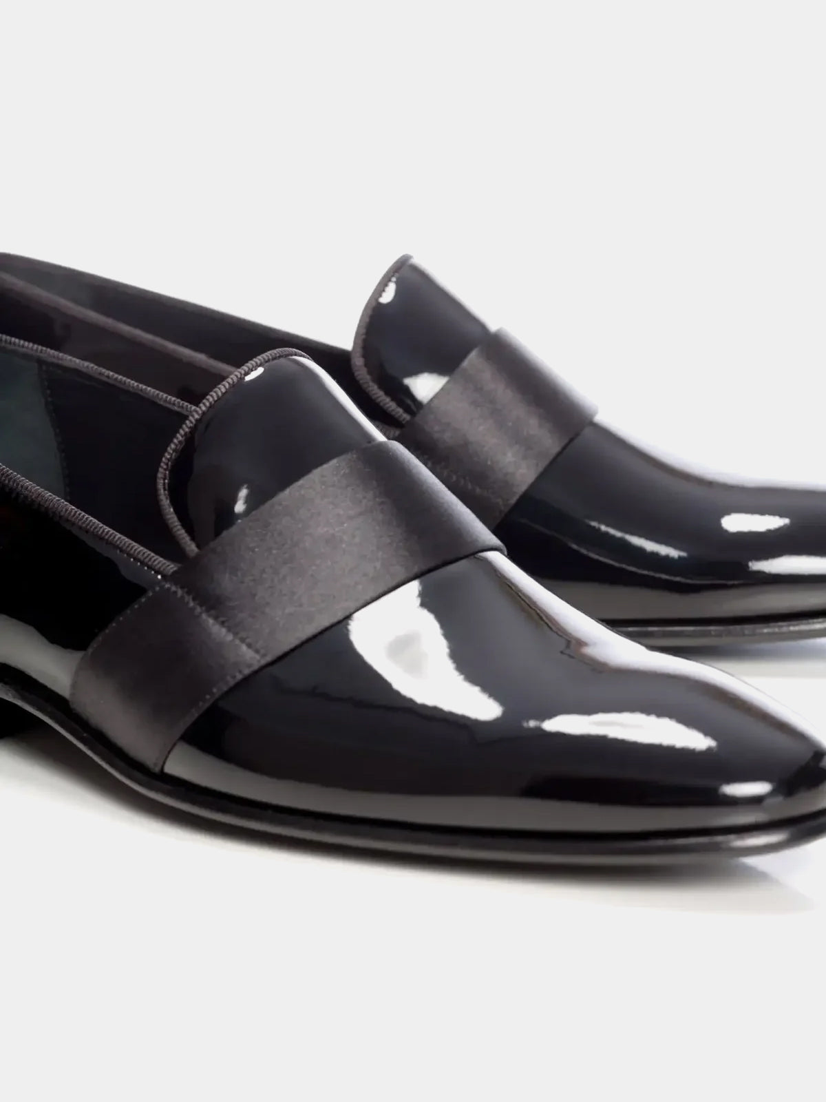 Shiny black tuxedo shoes