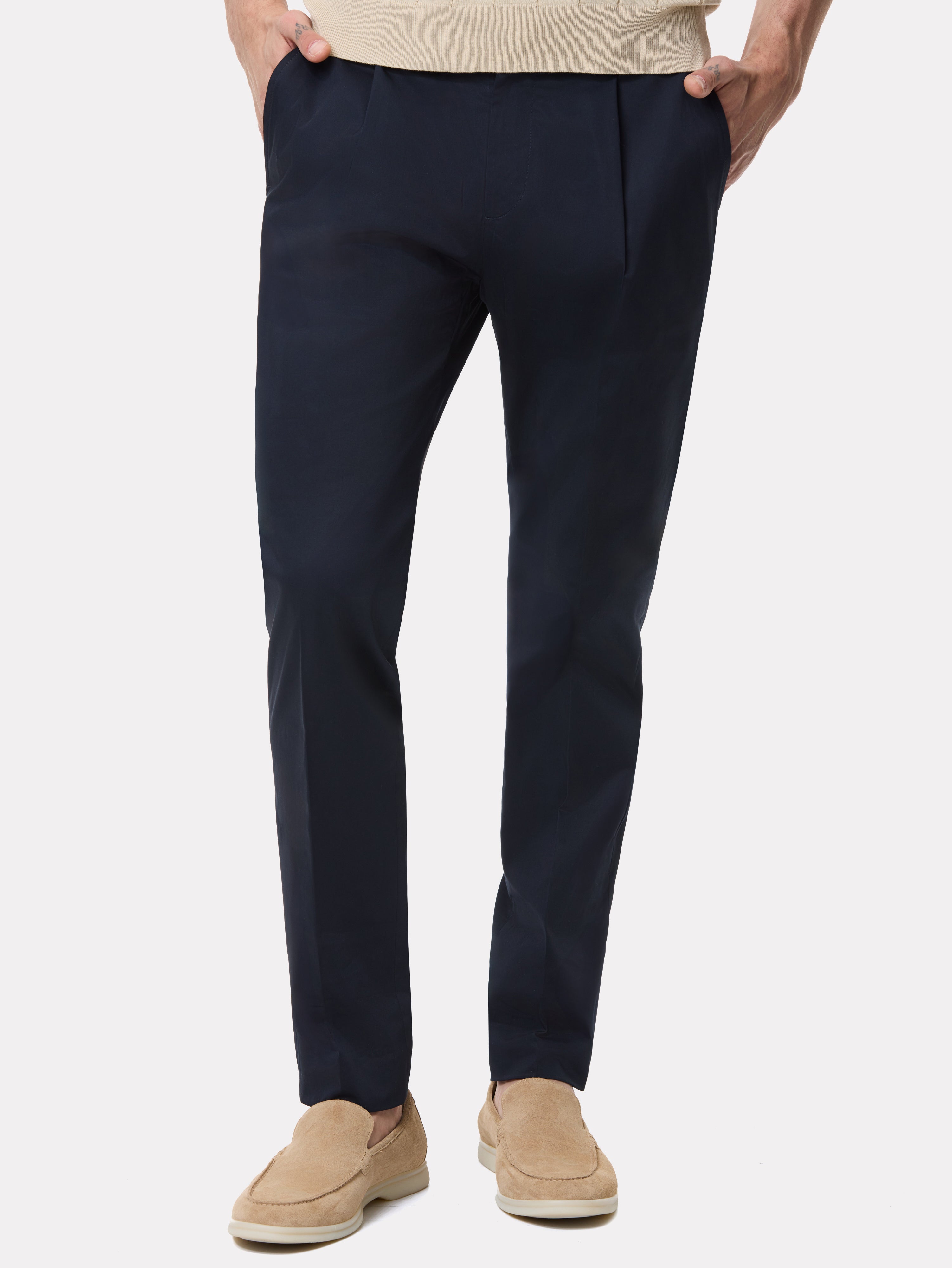 Pantaloni chinos navy cu pense