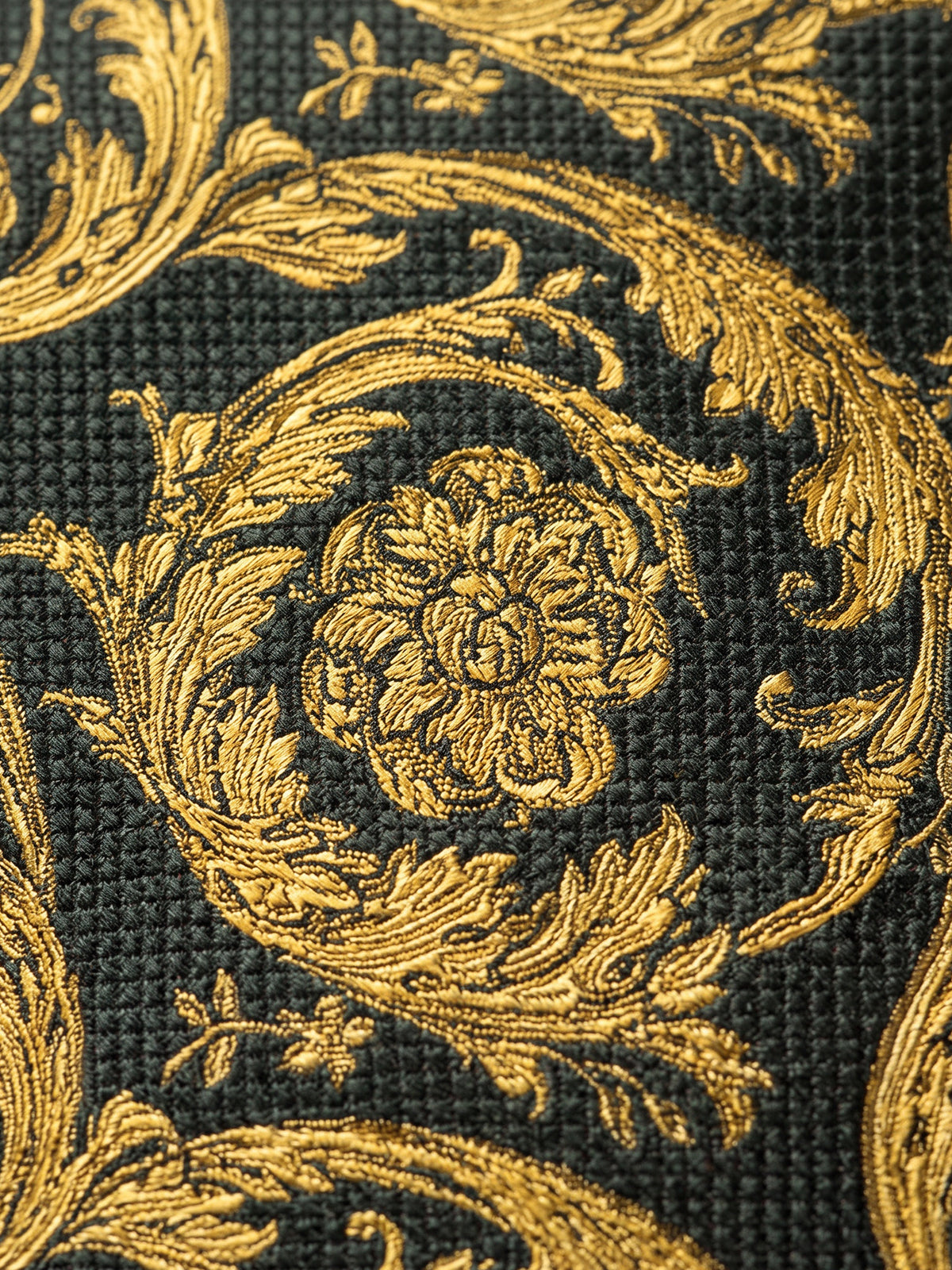 Cravata matase pattern floral auriu