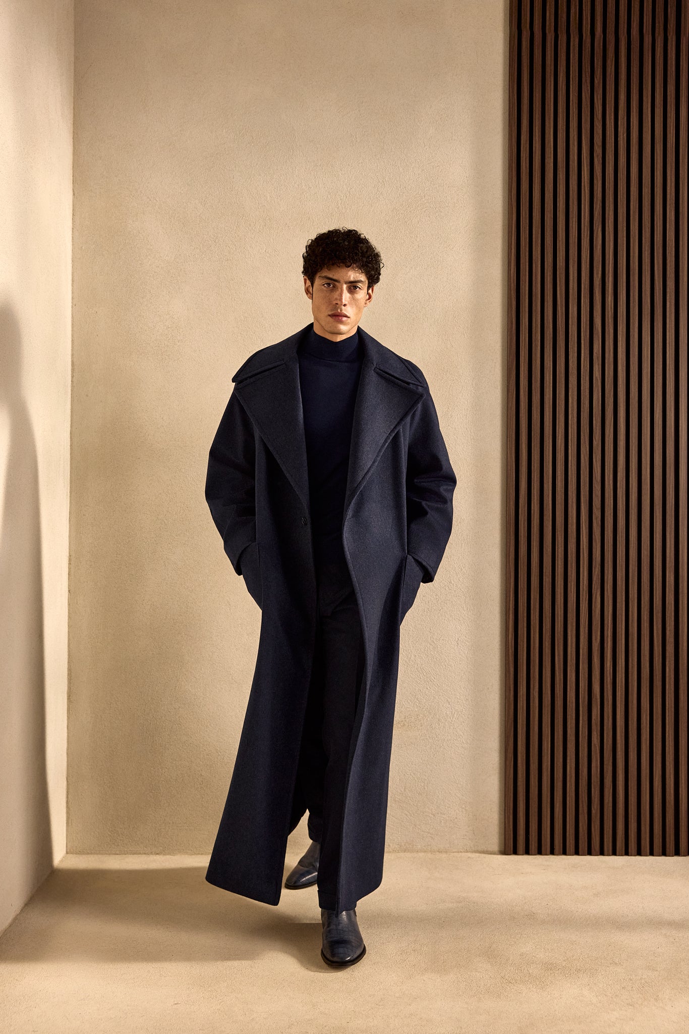 Palton navy oversize Bespoke, tesatura casmir Loro Piana