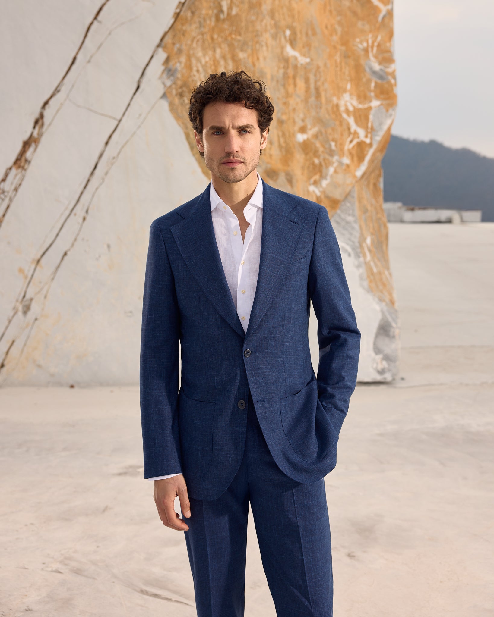 Costum albastru tesatura Loro Piana