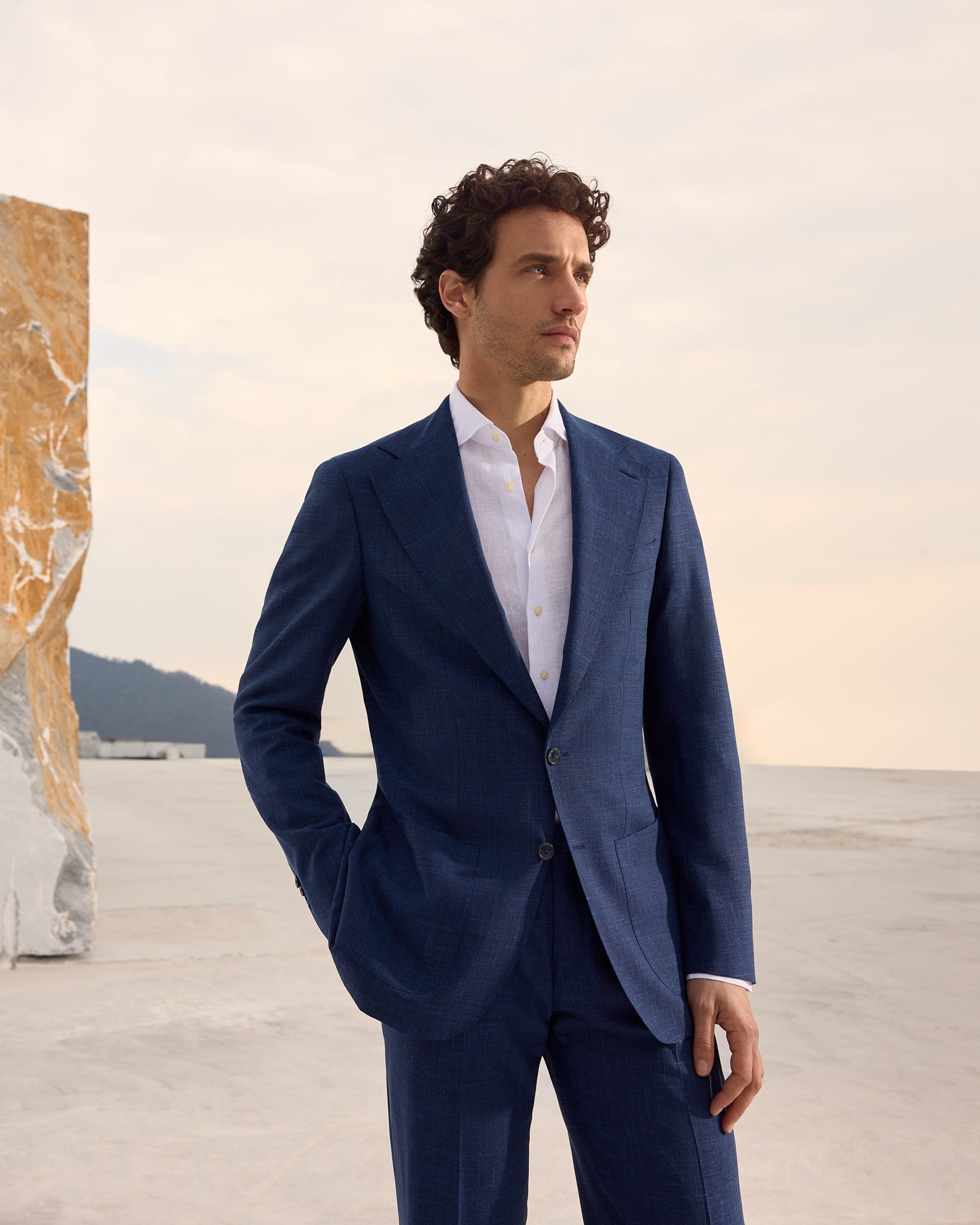 Costum albastru tesatura Loro Piana