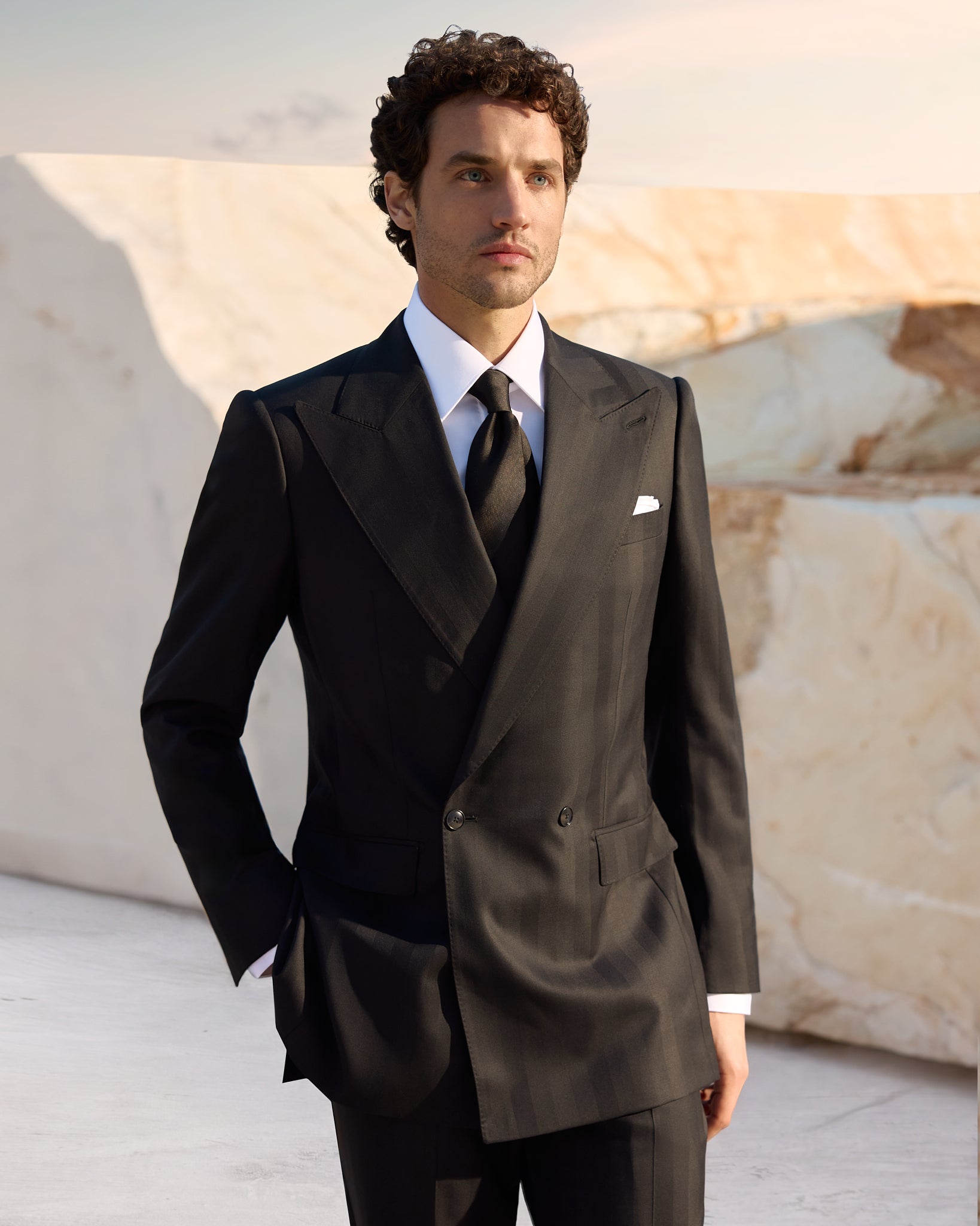 Costum negru Made to Measure, tesatura Ariston