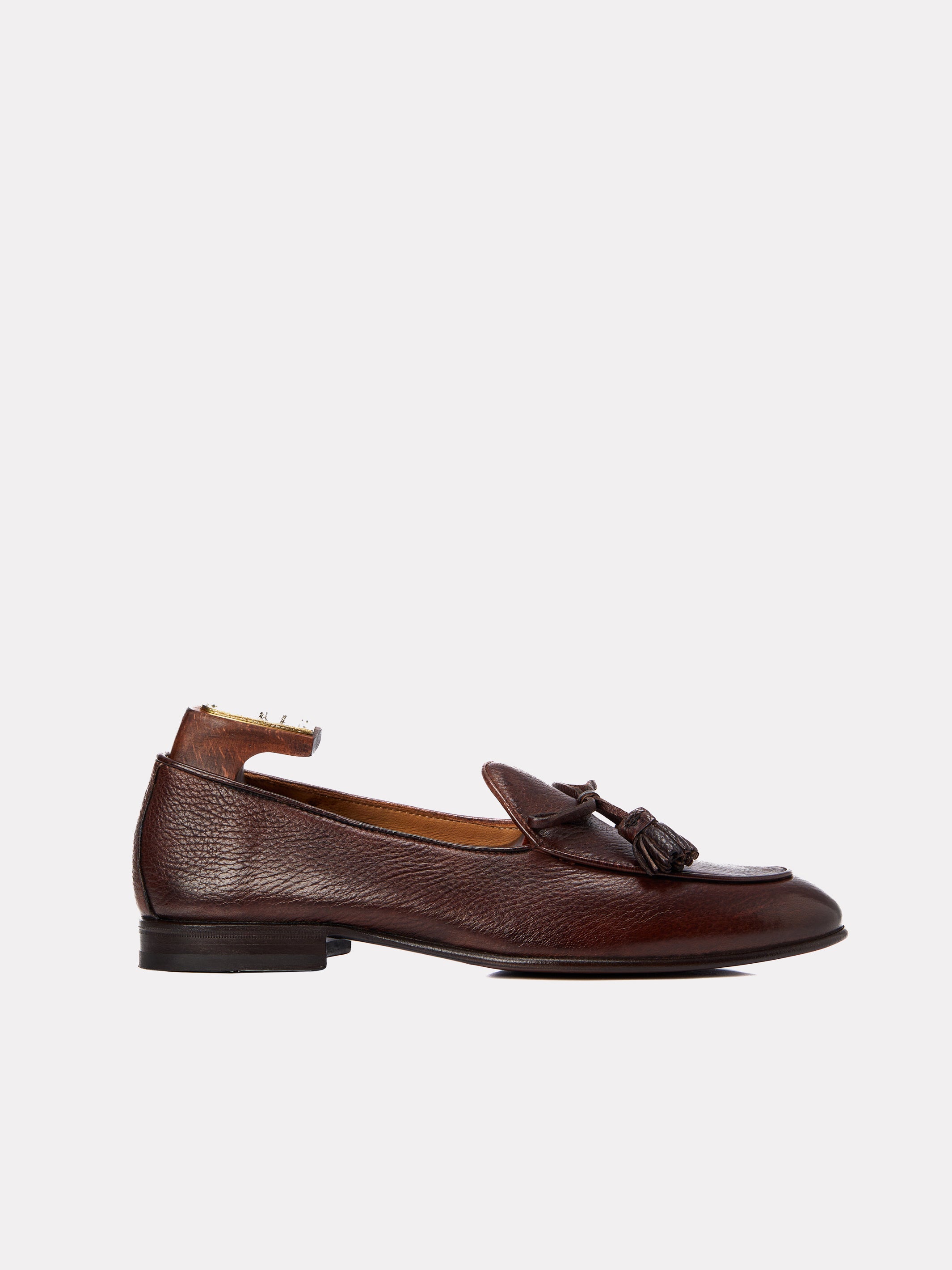 Loafer shoes with tassels