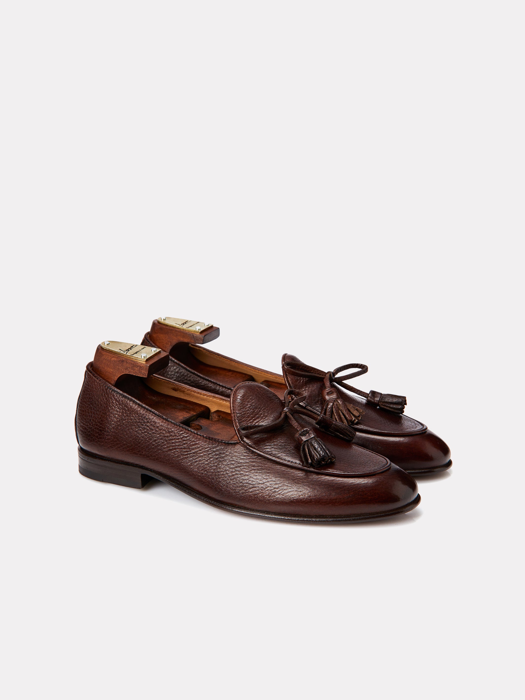 Loafer shoes with tassels