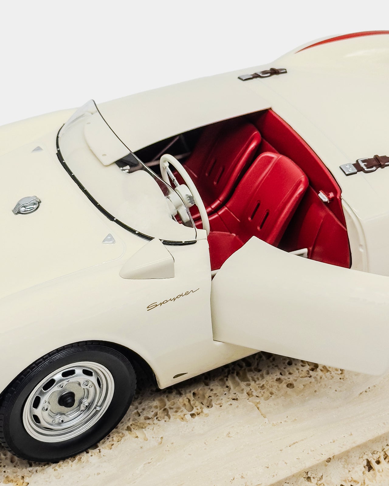 Macheta Porsche 550A Spyder alb