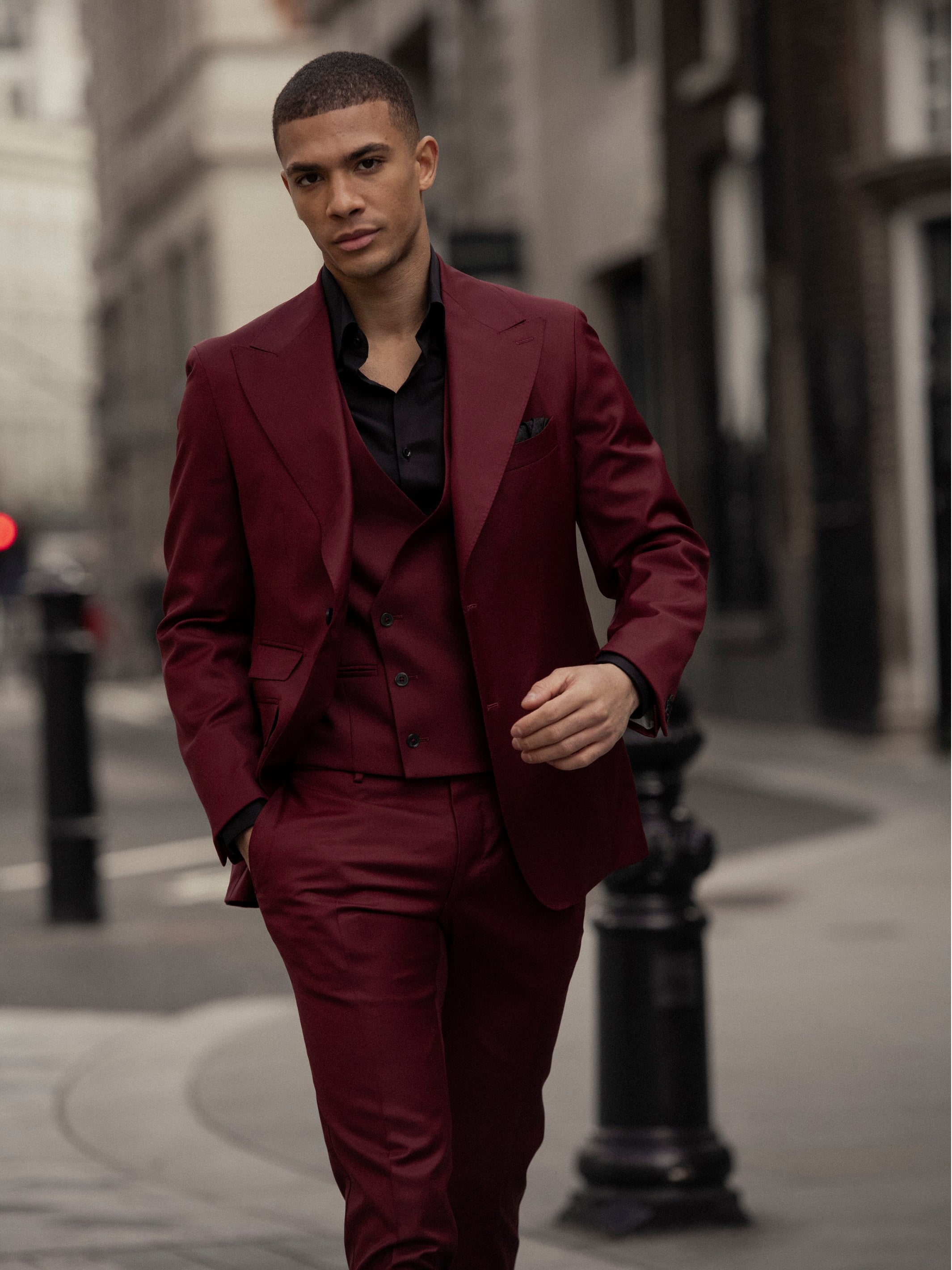 Three-piece burgundy suit, tailored fit