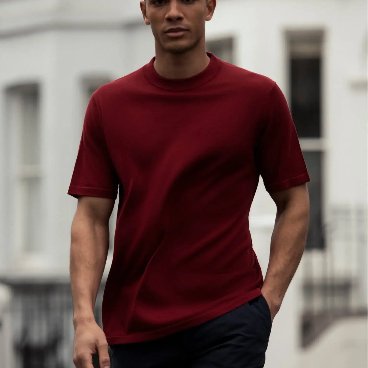 T-shirt Manches Courtes Homme VEIISAR, Col Rond, Coupe Près Du Corps, 94% Coton, 6% élasthanne, Disponible Du S Au 3XL, Couleur Bordeaux.